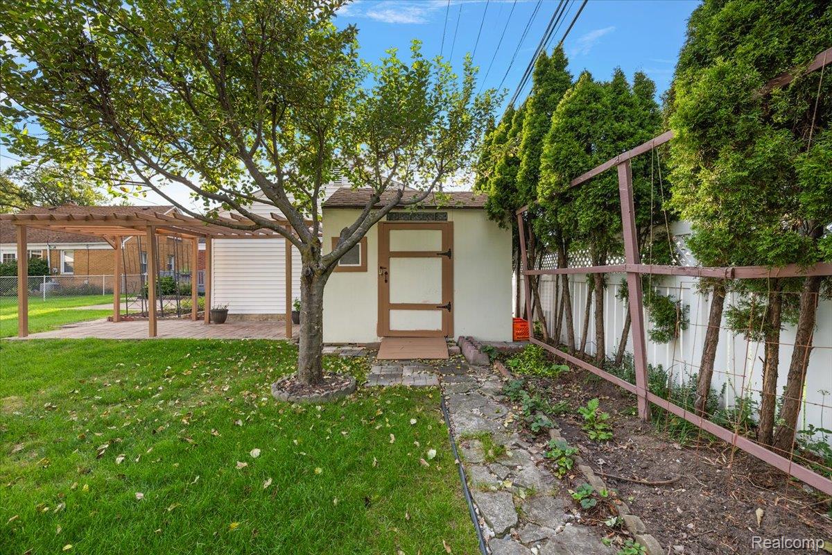 2226 Drexel Street Property Photo 35