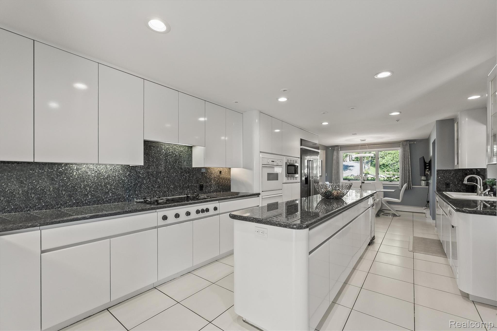 4282 Stoneleigh Road Property Photo 14