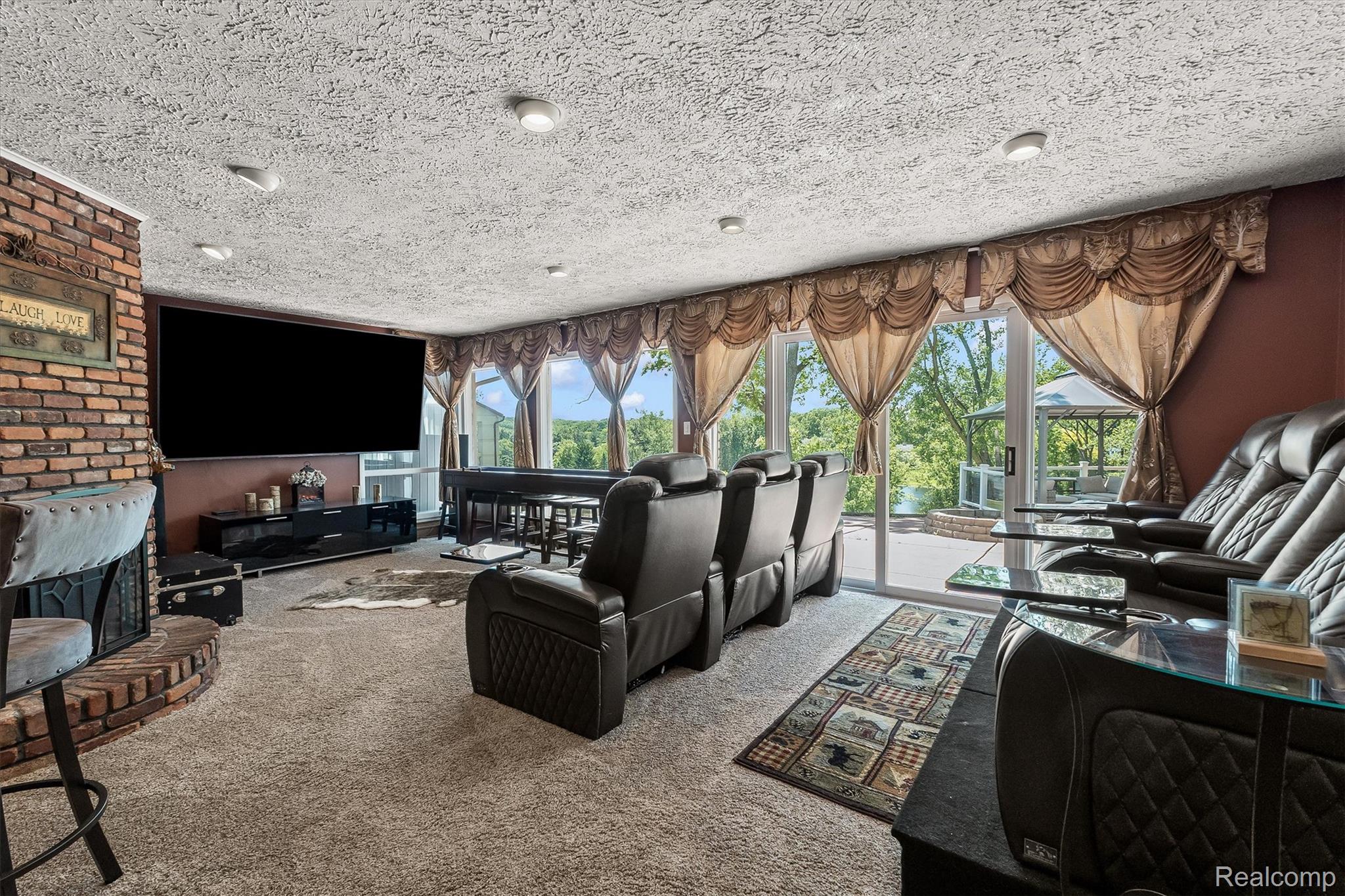 4282 Stoneleigh Road Property Photo 32