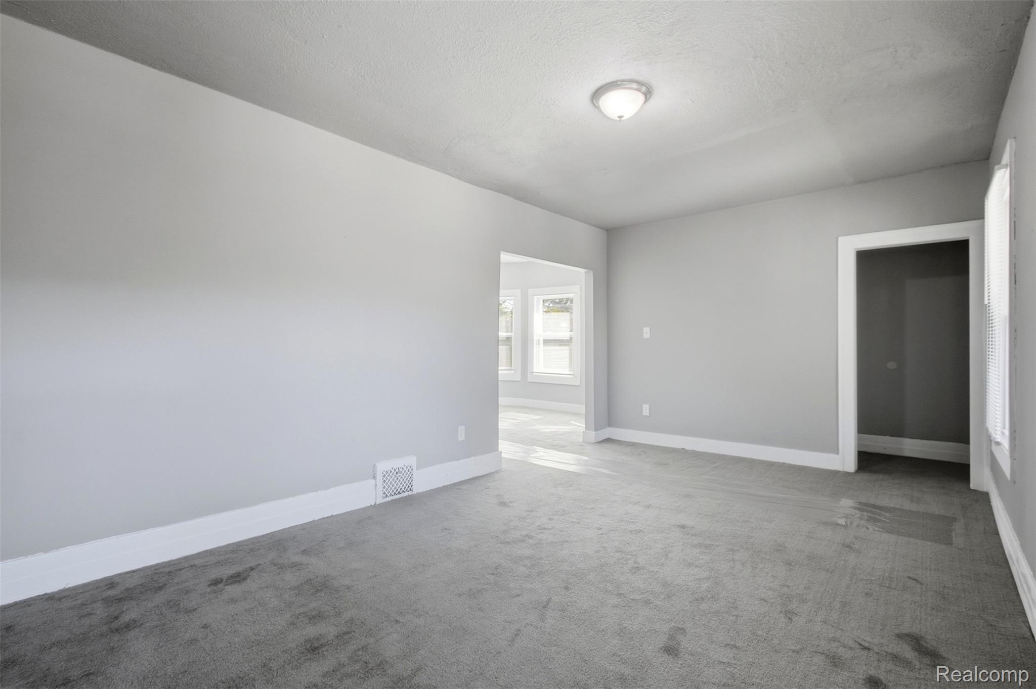 3010 Montclair Street Property Photo 11