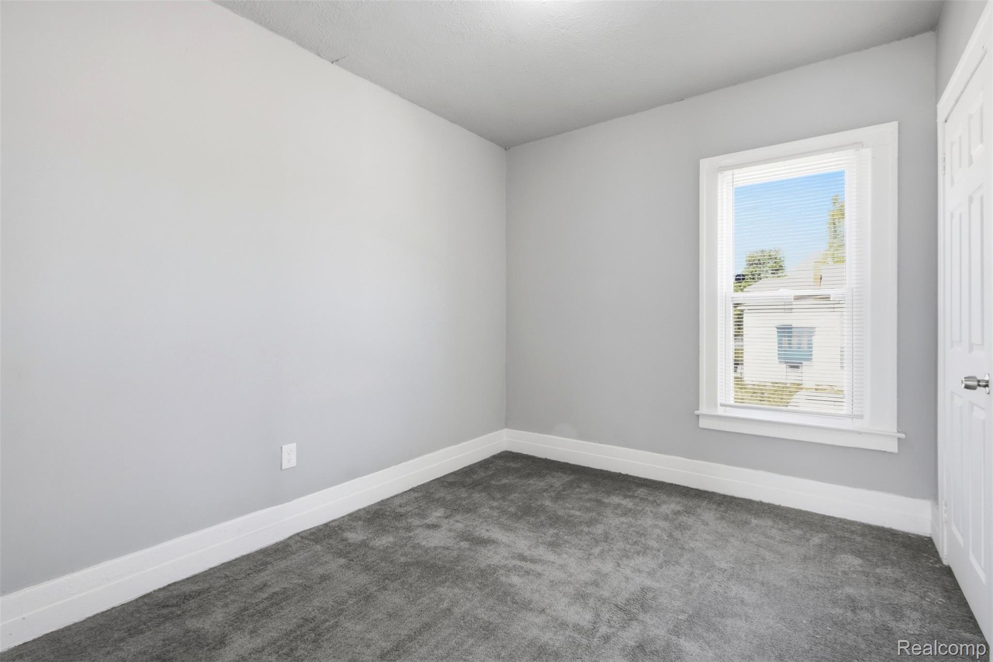 3010 Montclair Street Property Photo 14