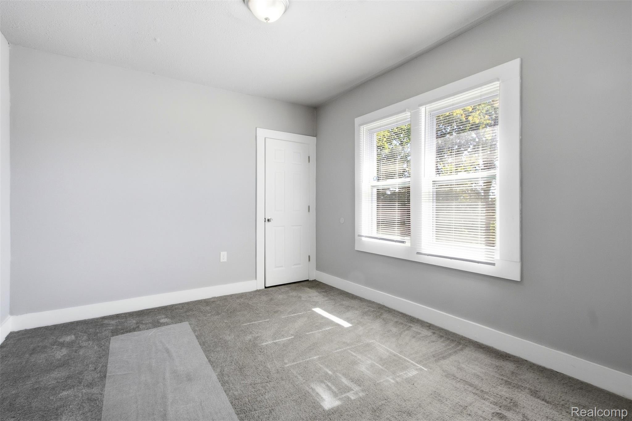 3010 Montclair Street Property Photo 15