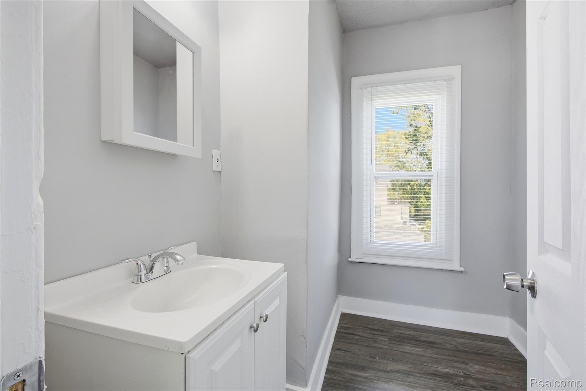 3010 Montclair Street Property Photo 16