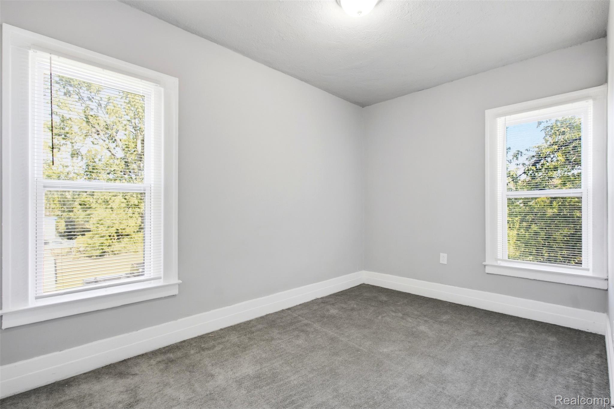 3010 Montclair Street Property Photo 17