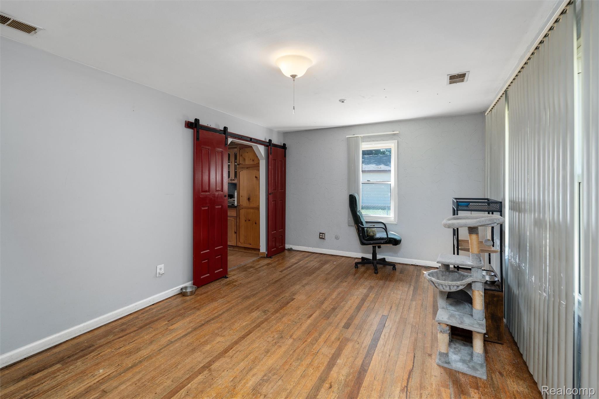 38727 Wade Road Property Photo 2