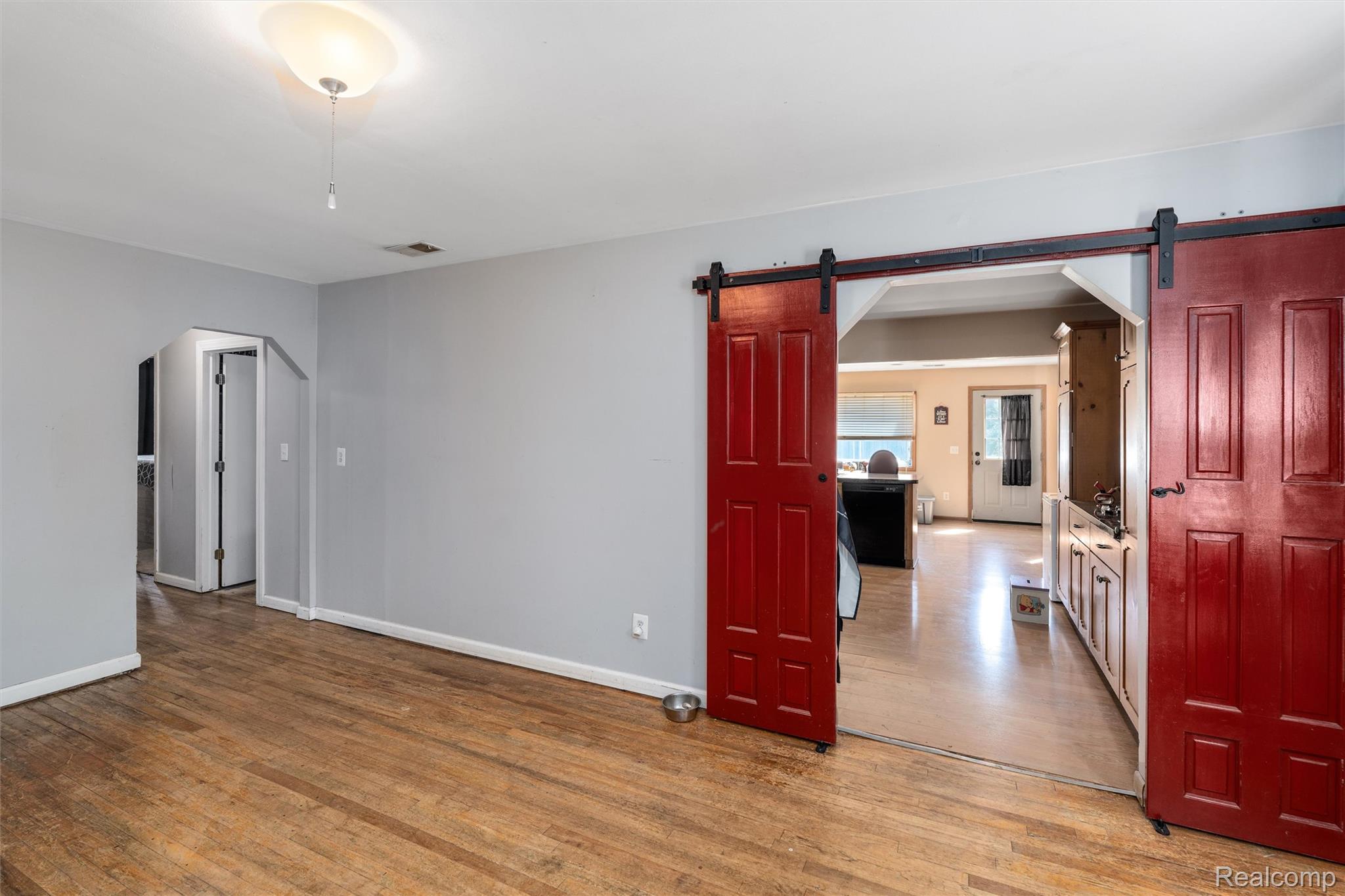 38727 Wade Road Property Photo 3