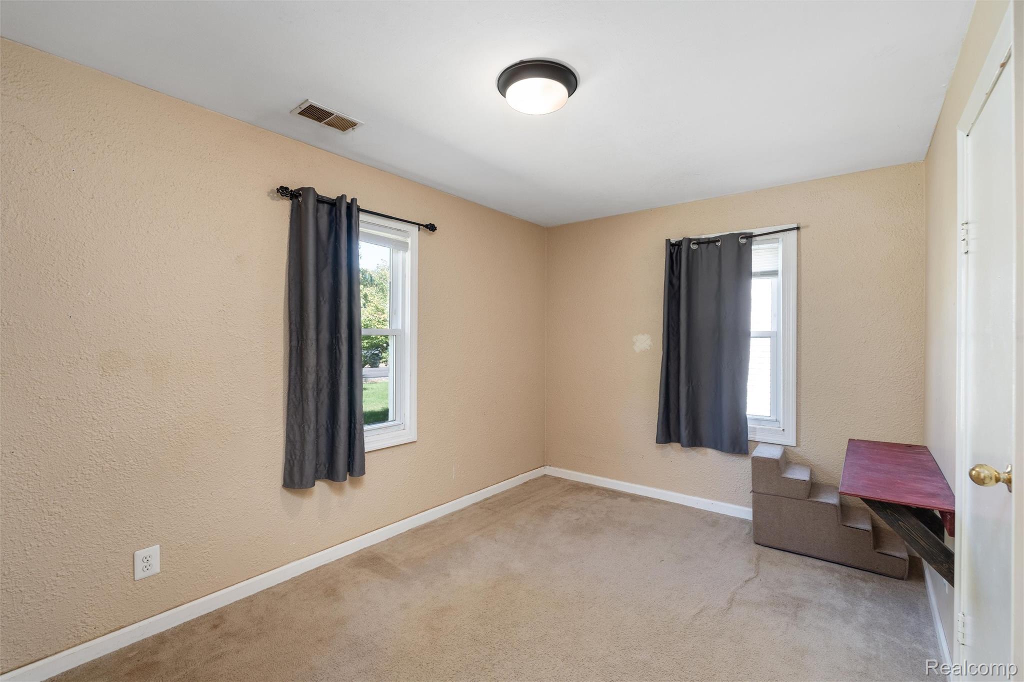 38727 Wade Road Property Photo 5