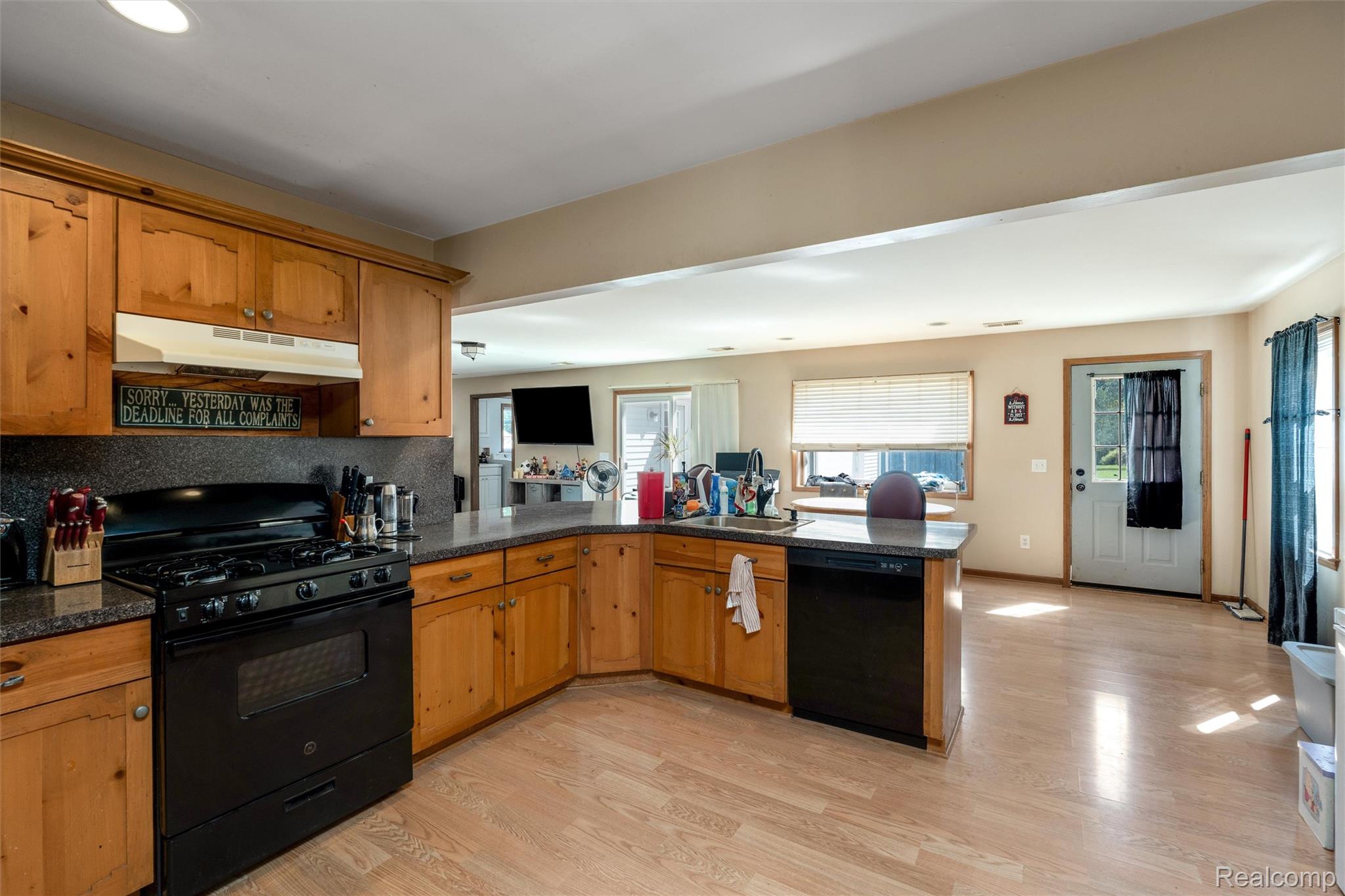 38727 Wade Road Property Photo 7