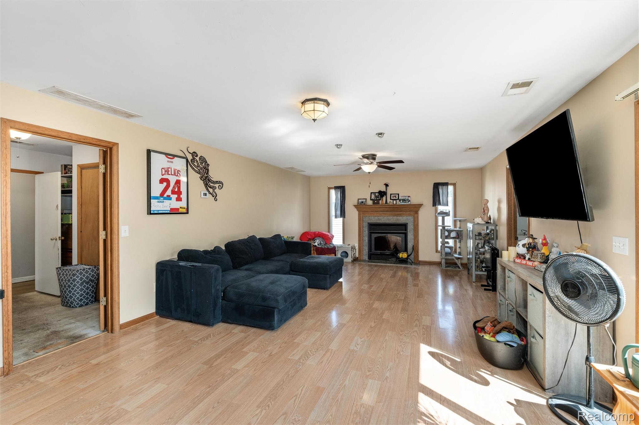 38727 Wade Road Property Photo 10