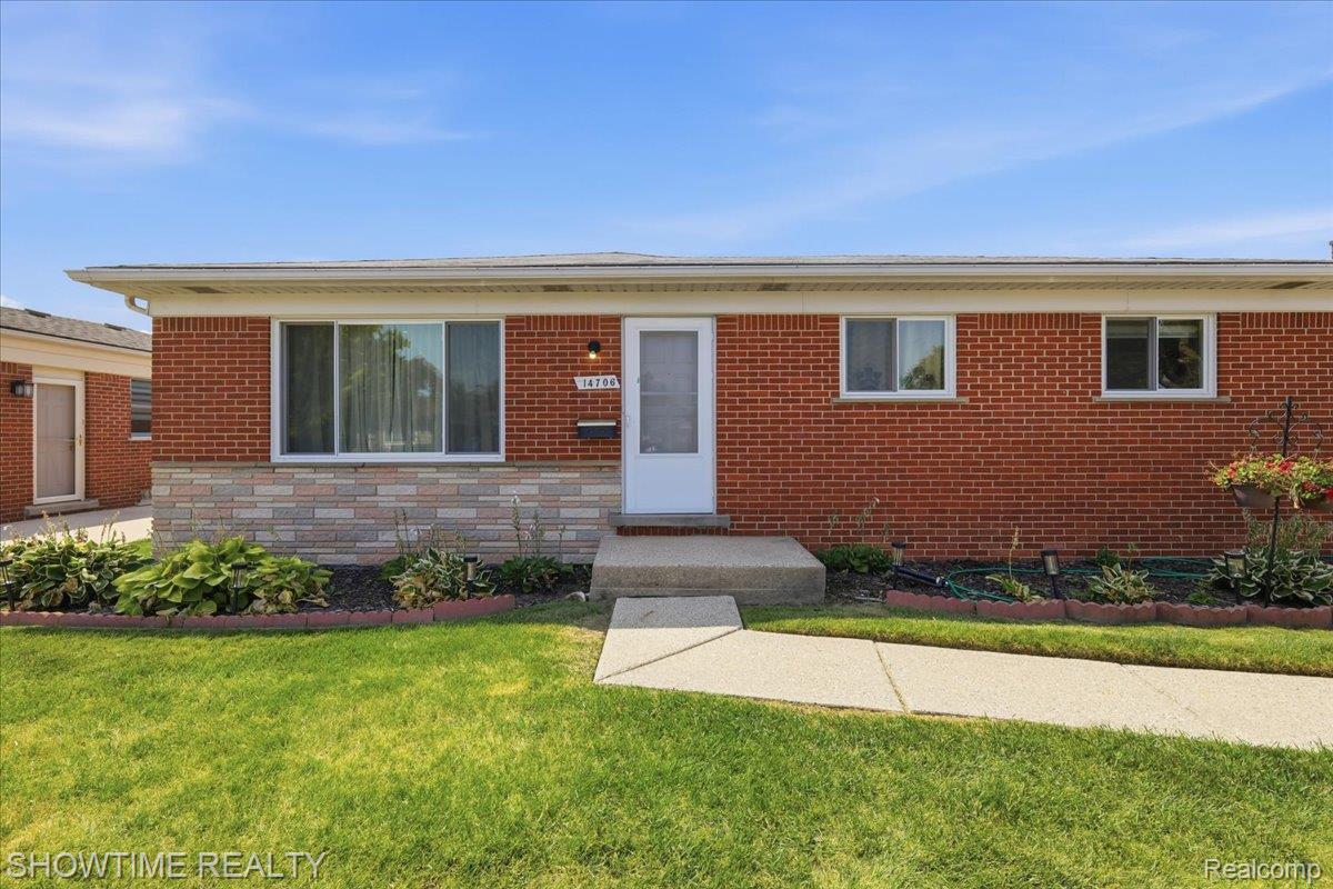 14706 Murthum Avenue Property Photo 1