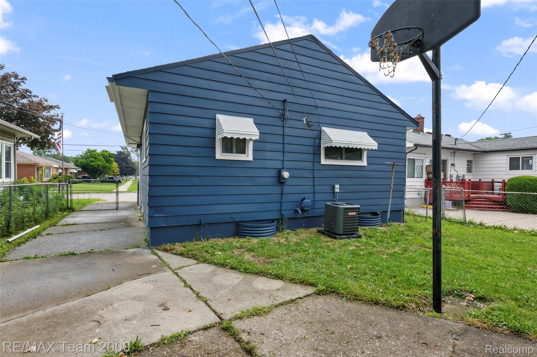 22459 Wilmot Avenue Property Photo 5