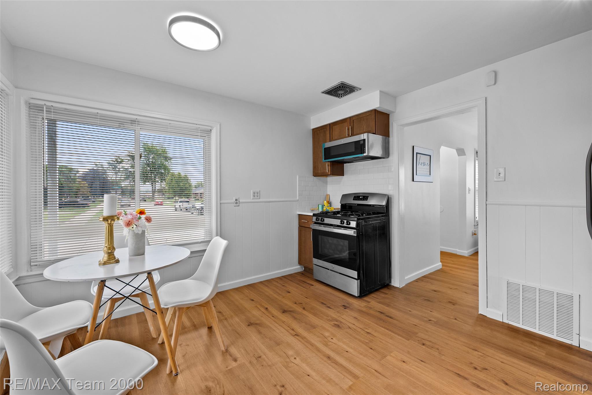 22459 Wilmot Avenue Property Photo 12