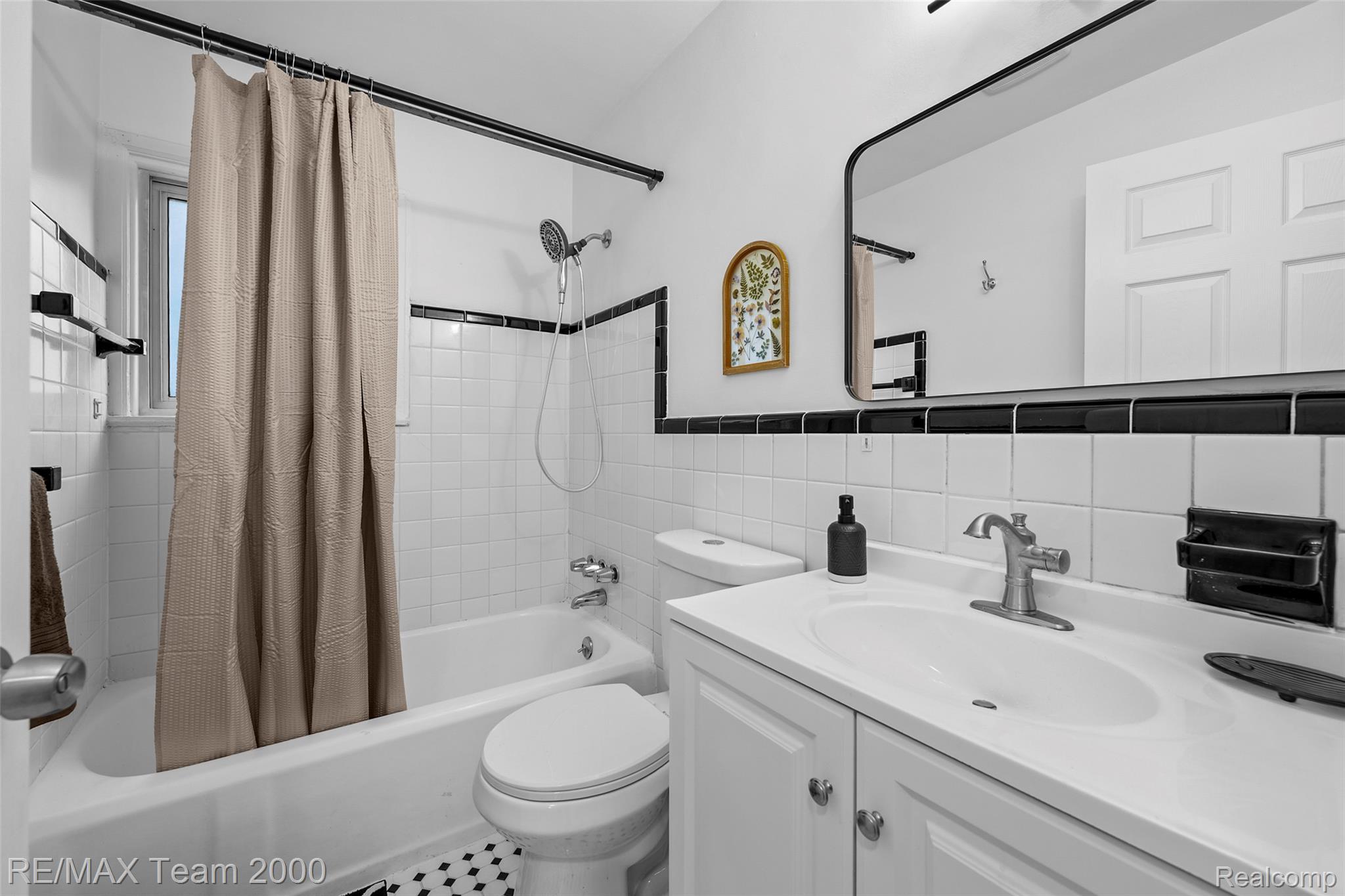 22459 Wilmot Avenue Property Photo 14