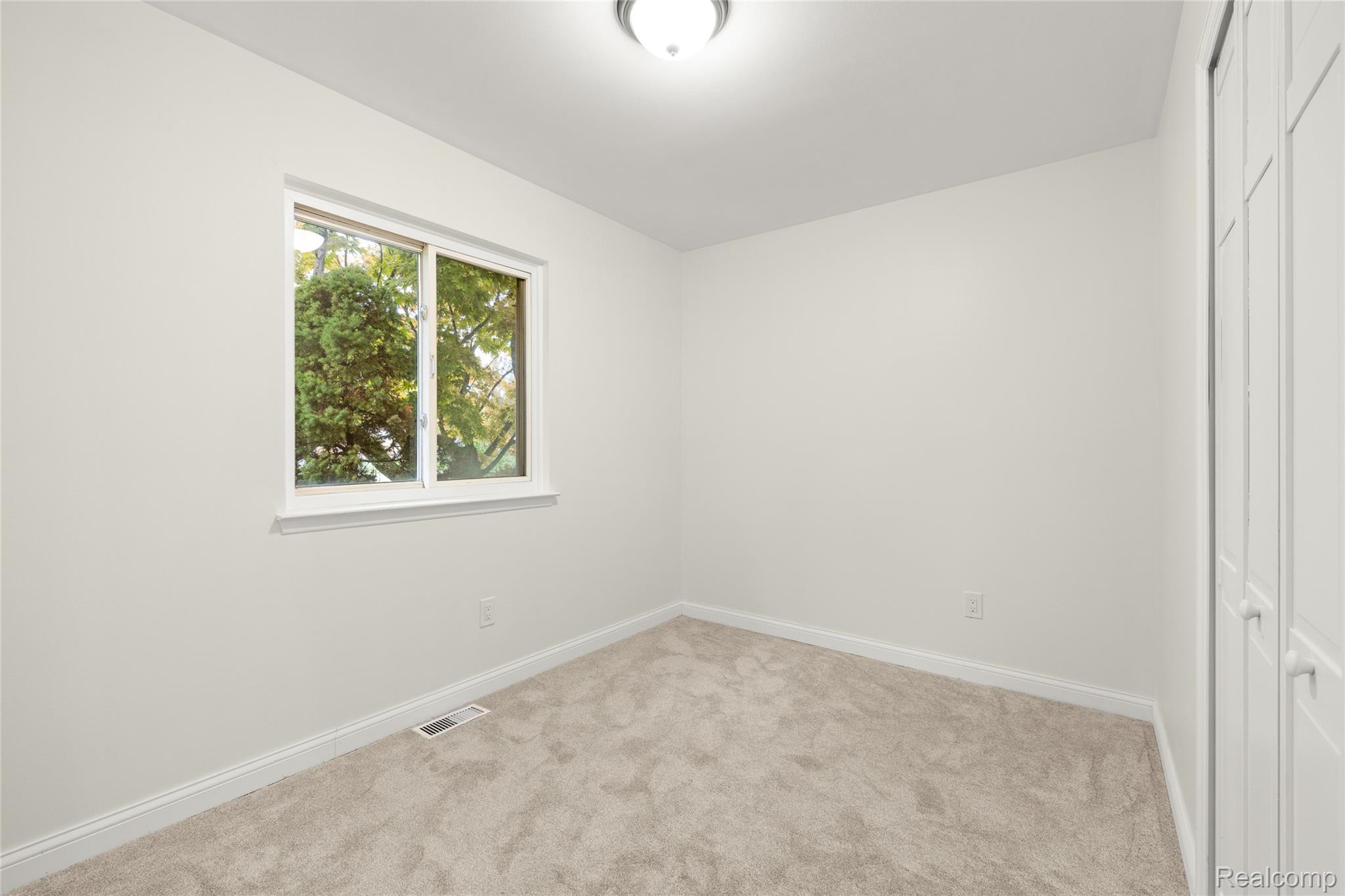 34600 Michelle Drive Property Photo 21