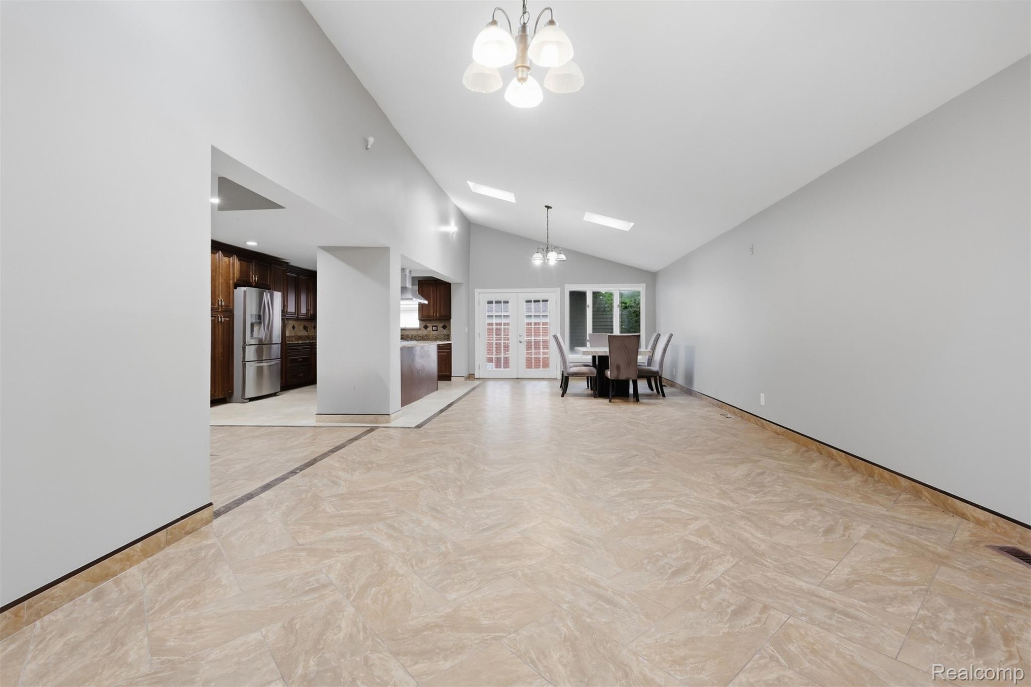 18116 Outer Drive Property Photo 16