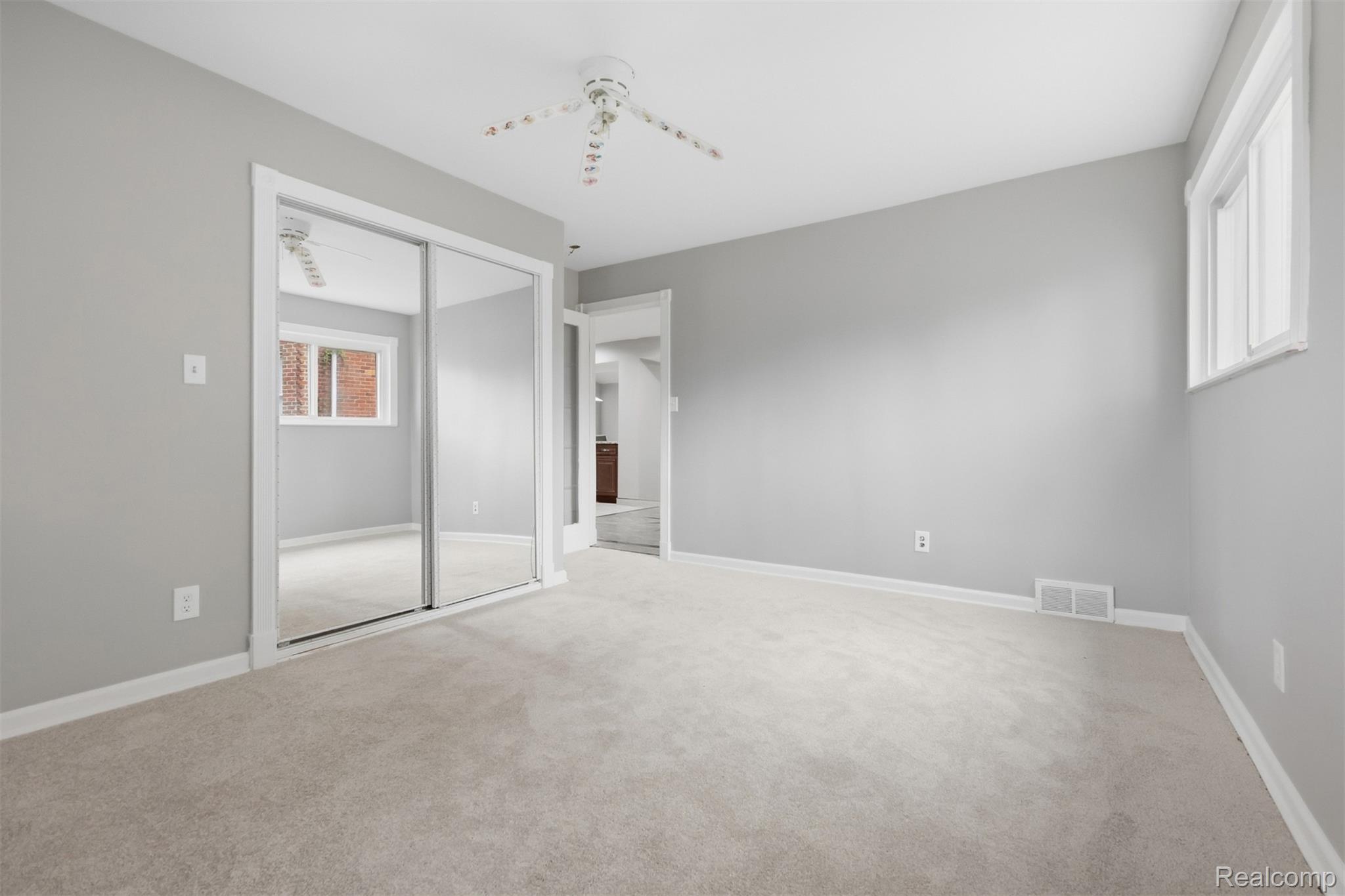 18116 Outer Drive Property Photo 20