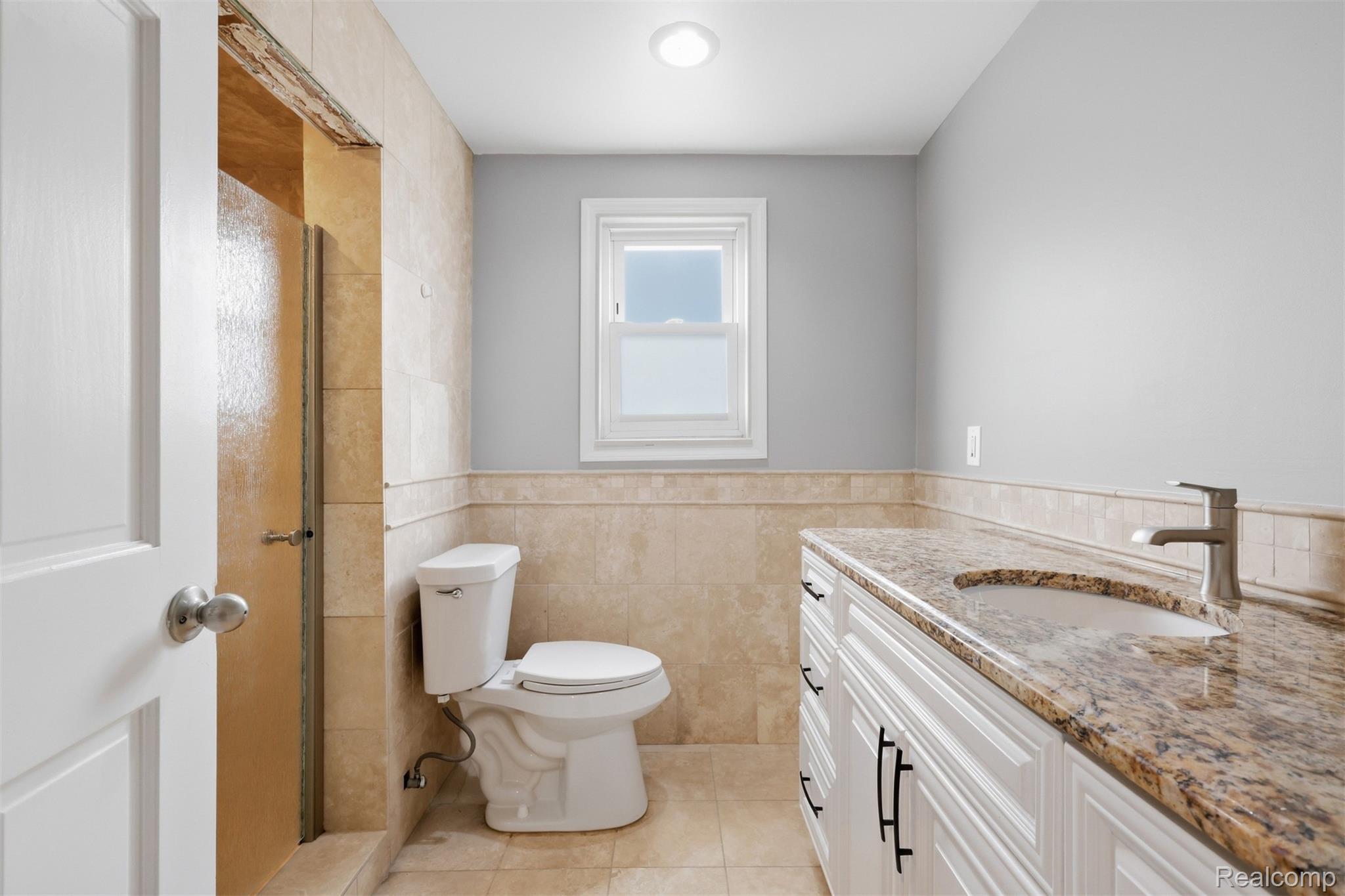 18116 Outer Drive Property Photo 24