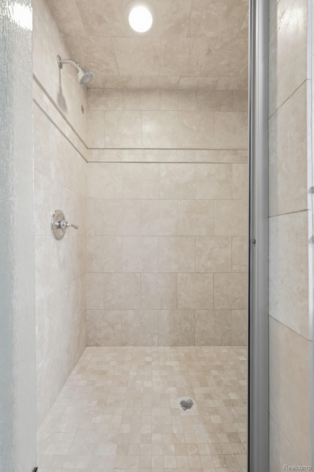 18116 Outer Drive Property Photo 26