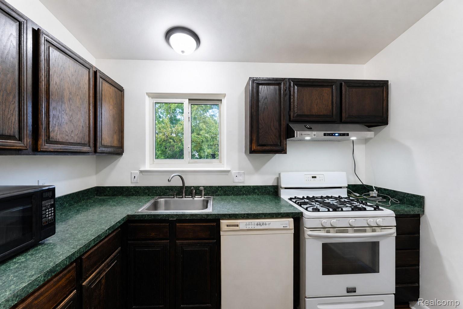 201 Charterhouse Drive Property Photo 19
