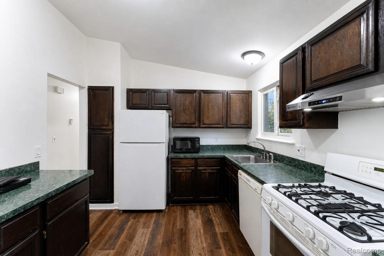 201 Charterhouse Drive Property Photo 20