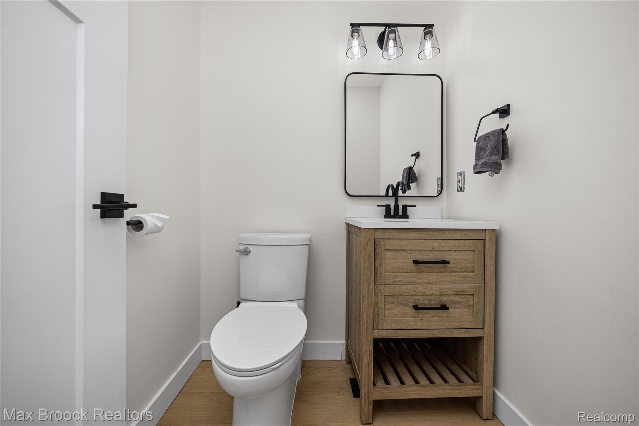 2000 Matthew Street Property Photo 21