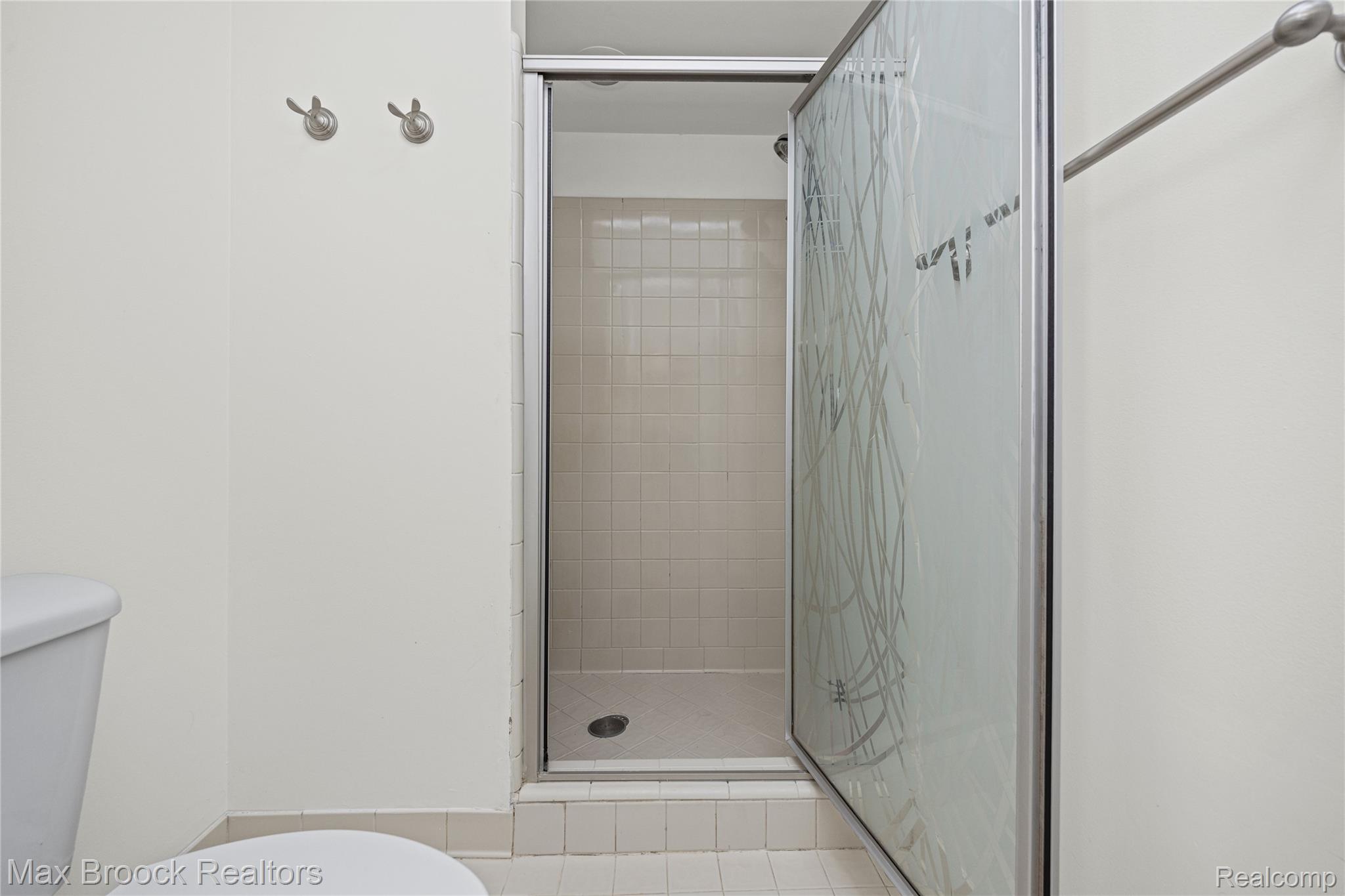 2000 Matthew Street Property Photo 30