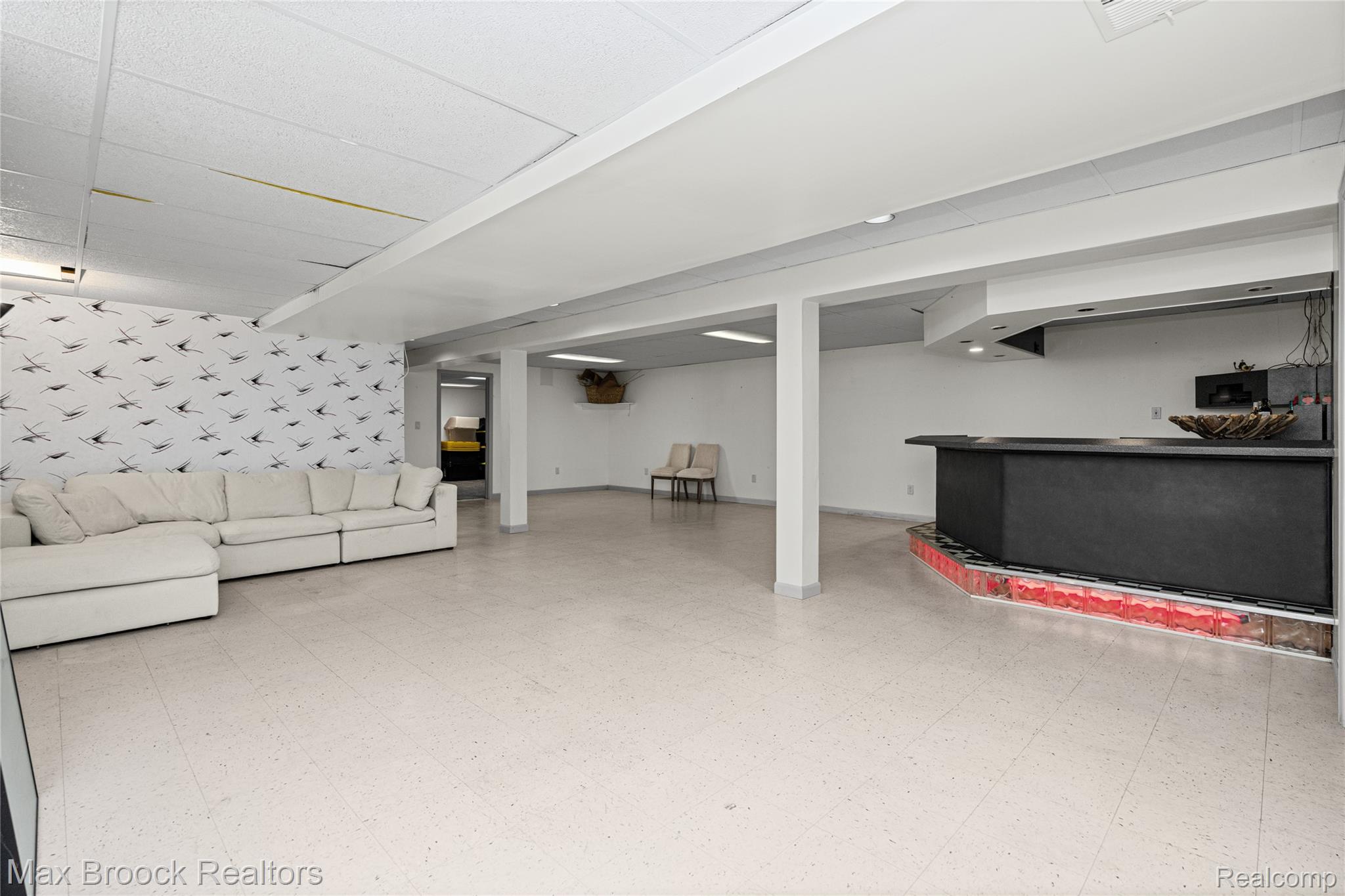 2000 Matthew Street Property Photo 37