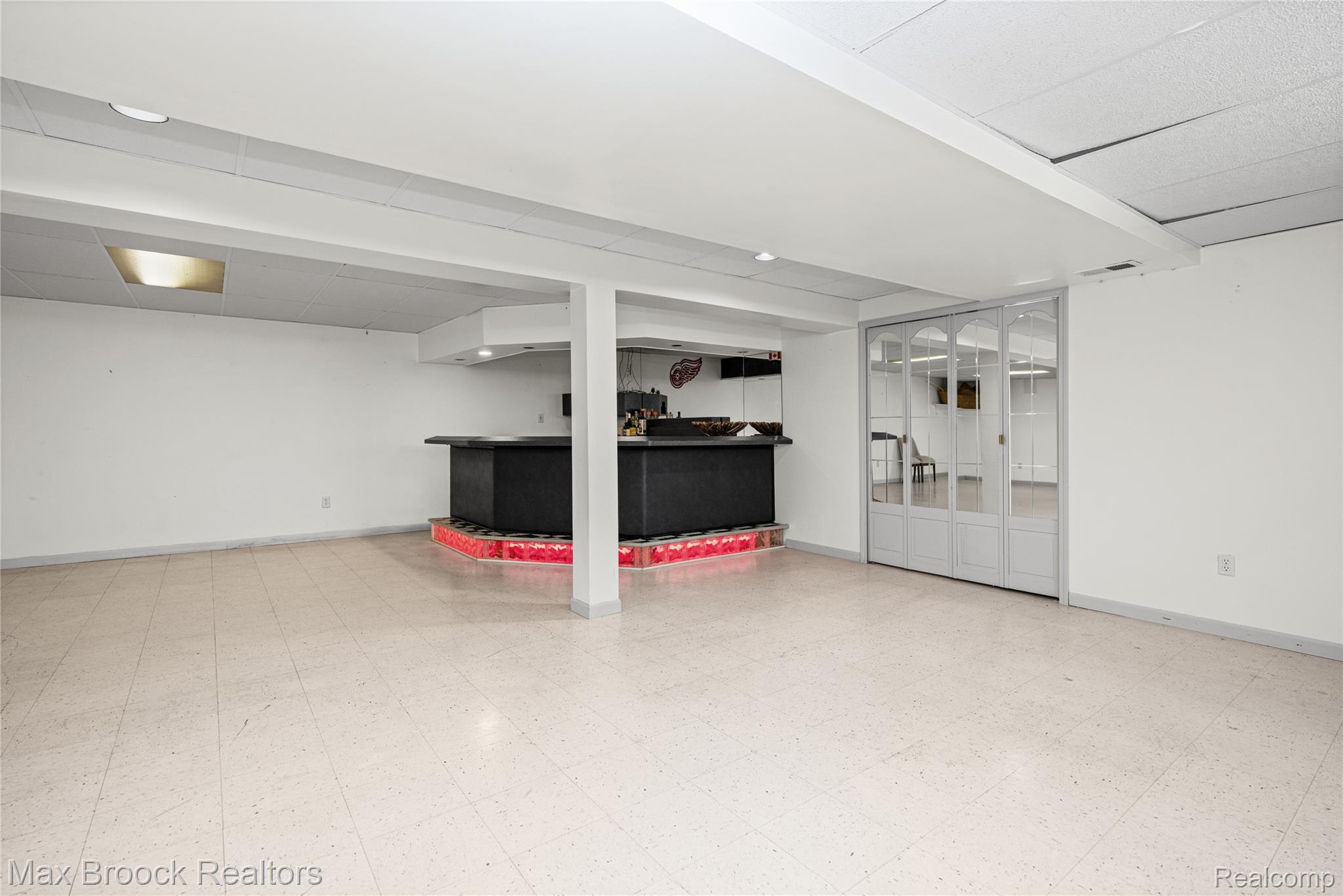 2000 Matthew Street Property Photo 38