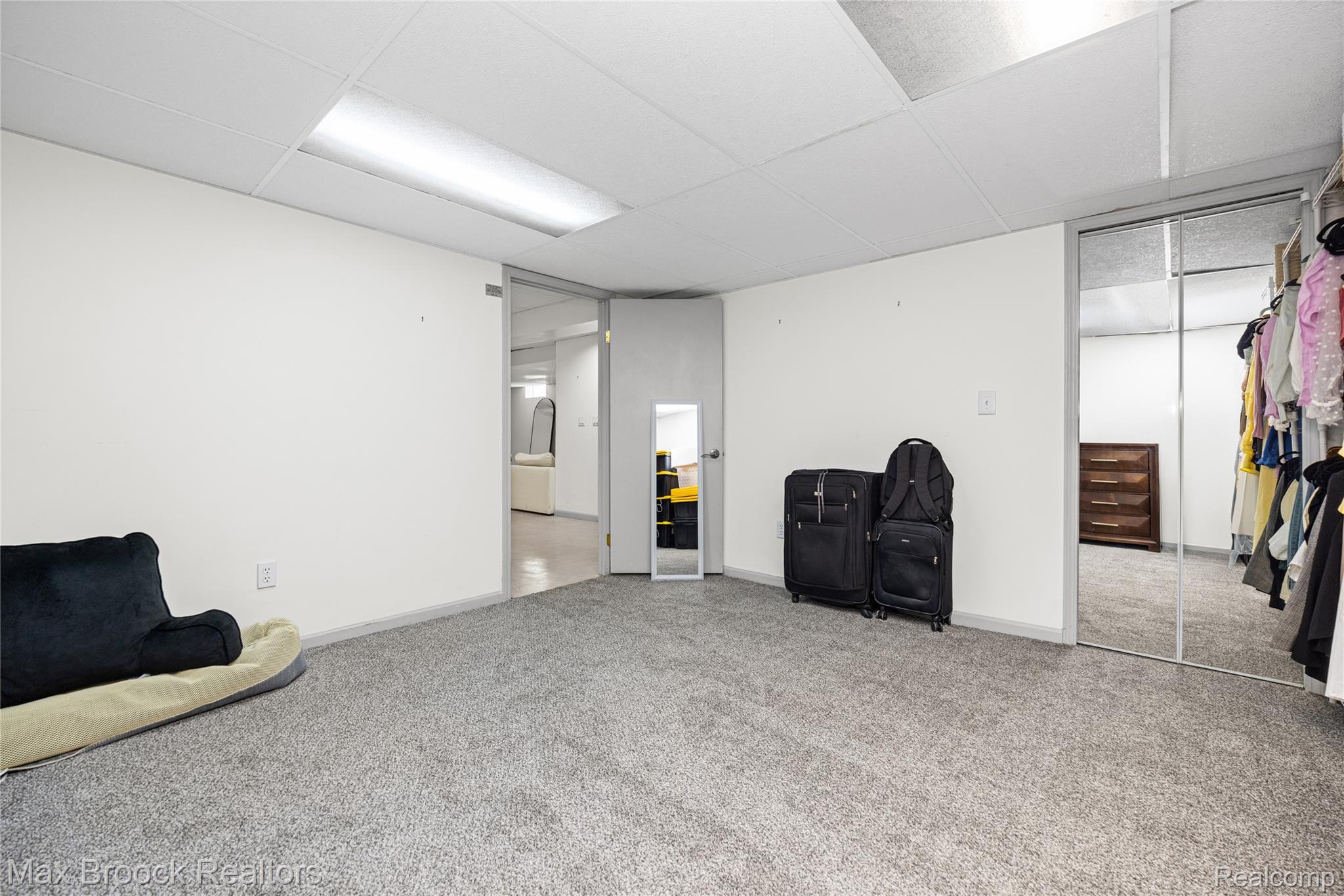 2000 Matthew Street Property Photo 41