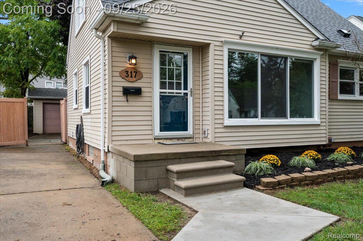 317 Walnut Avenue Property Photo 2