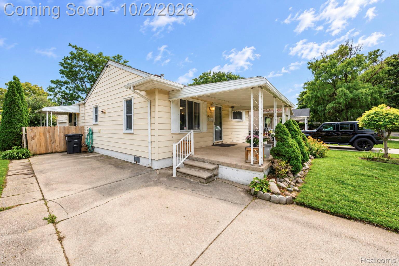 6021 Mayfair Street Property Photo 4