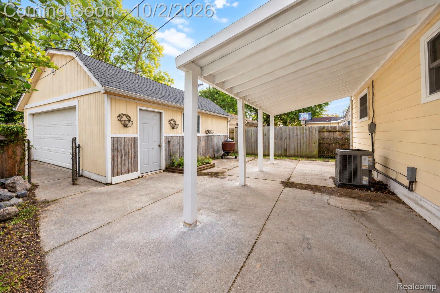 6021 Mayfair Street Property Photo 7