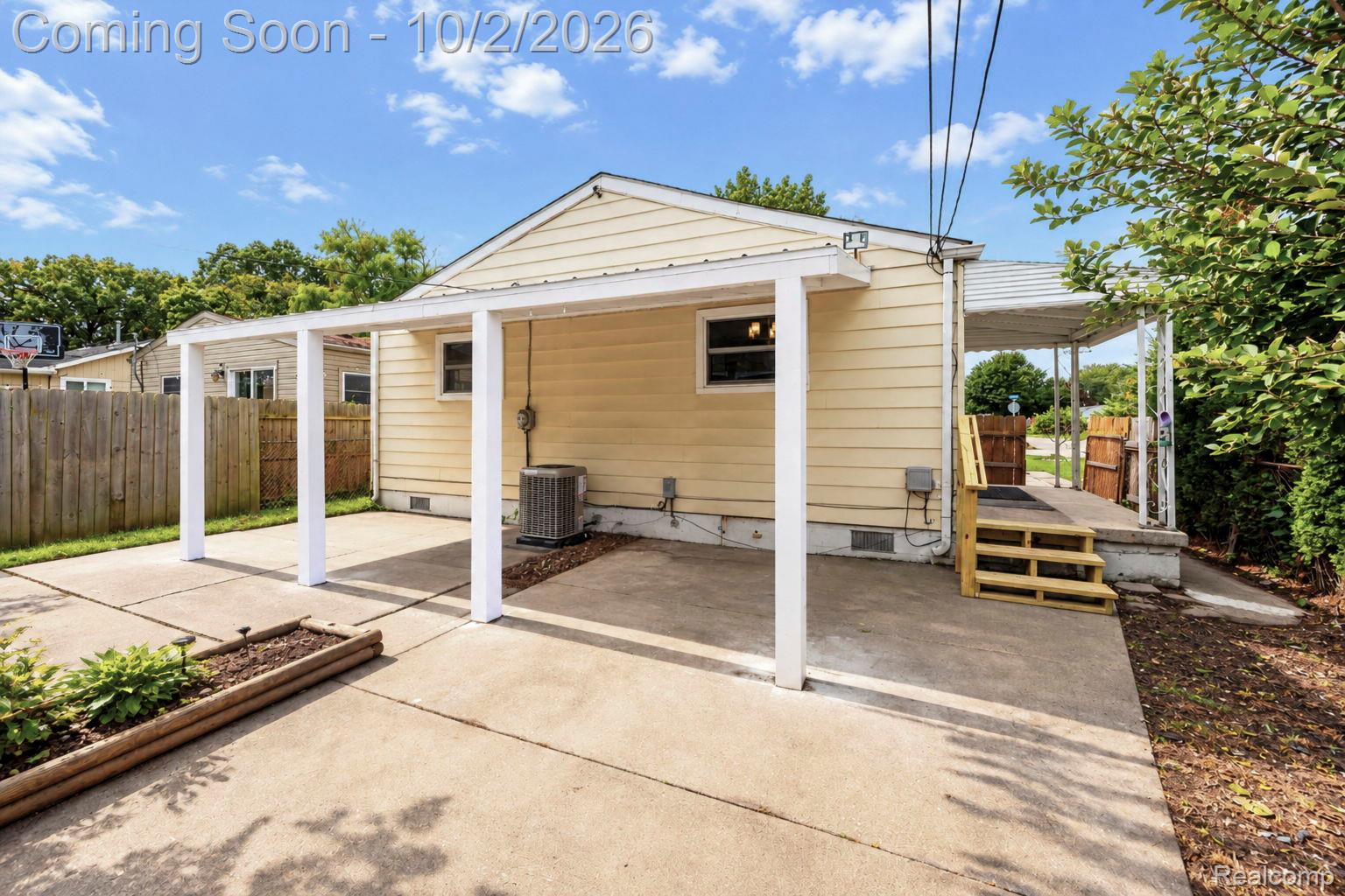 6021 Mayfair Street Property Photo 8
