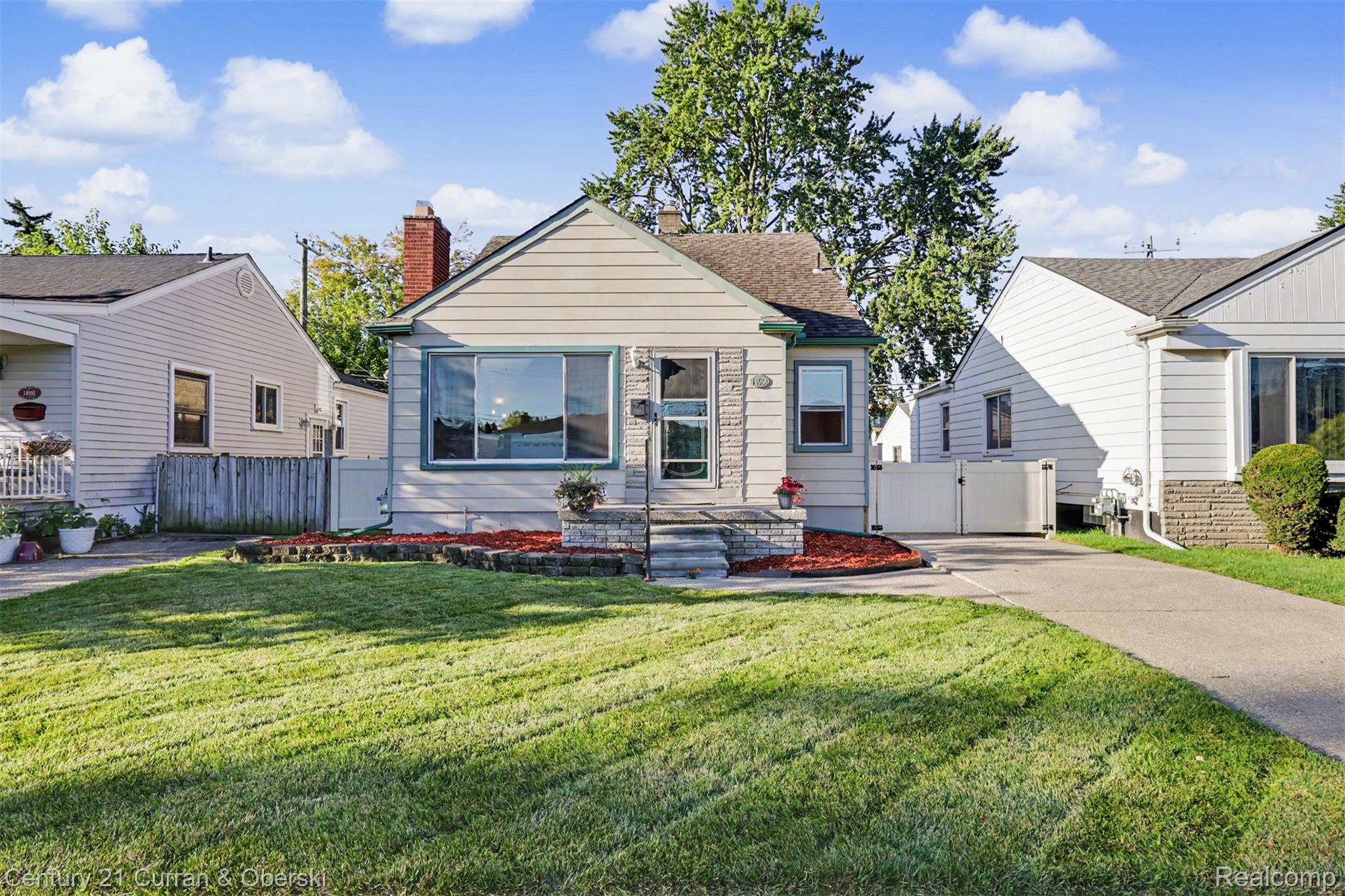 14991 College Avenue Property Photo 2