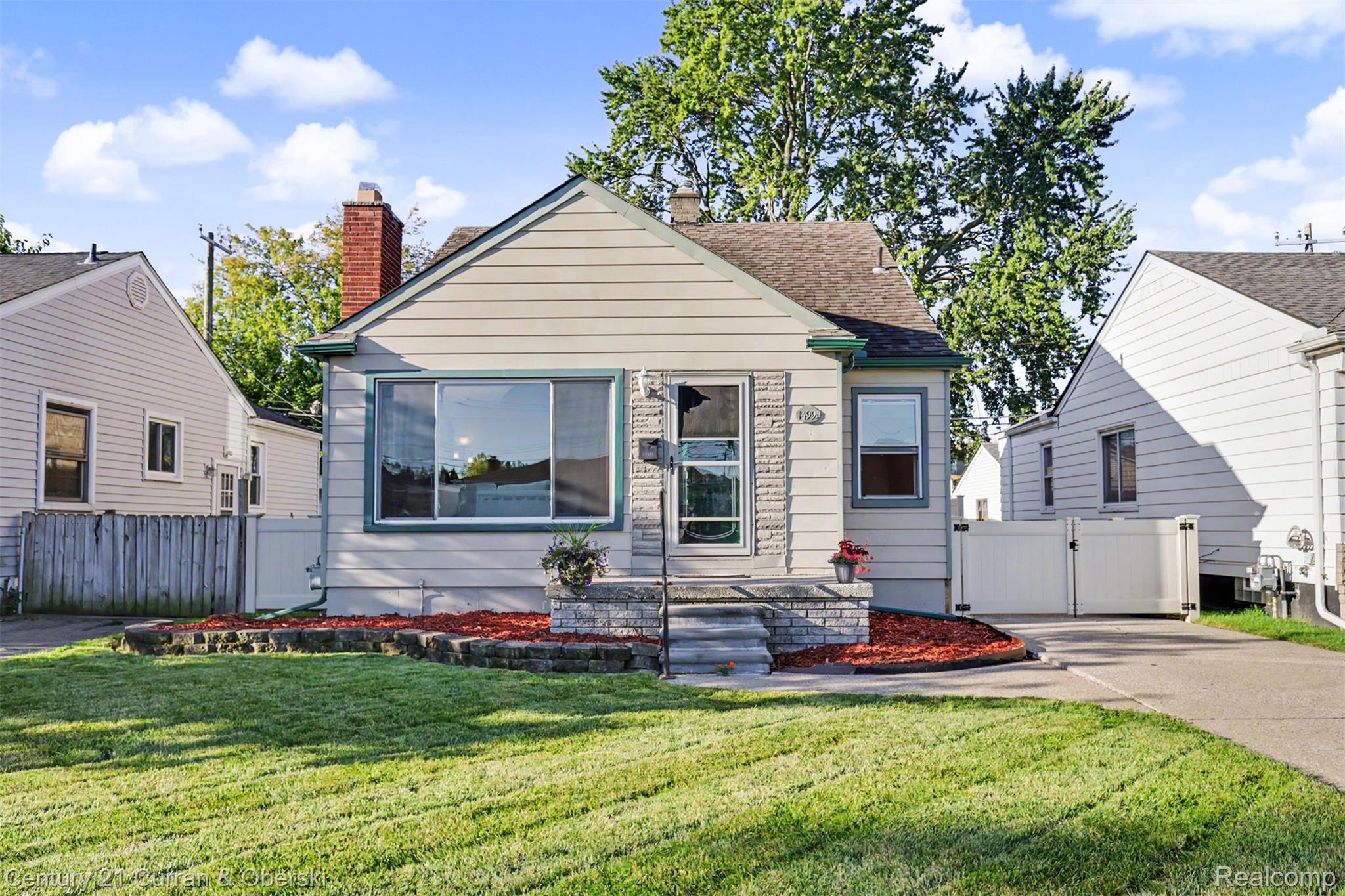 14991 College Avenue Property Photo 3