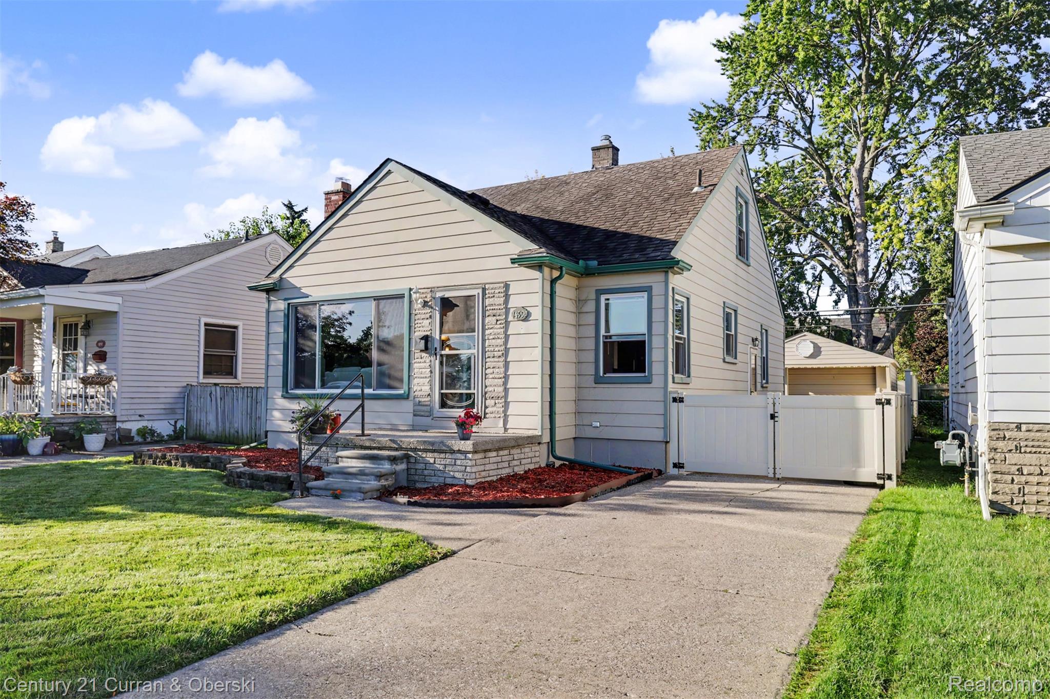 14991 College Avenue Property Photo 4