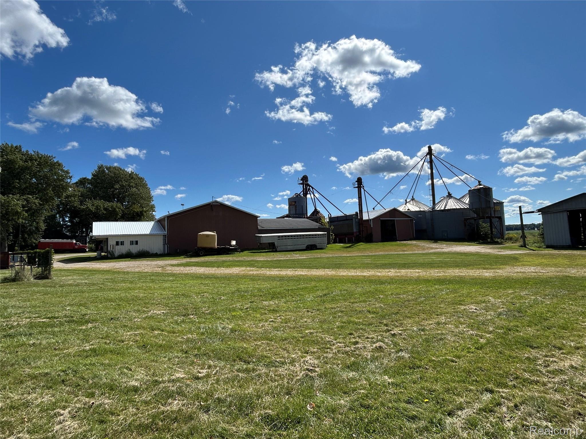 16465 Almont Road Property Photo 1