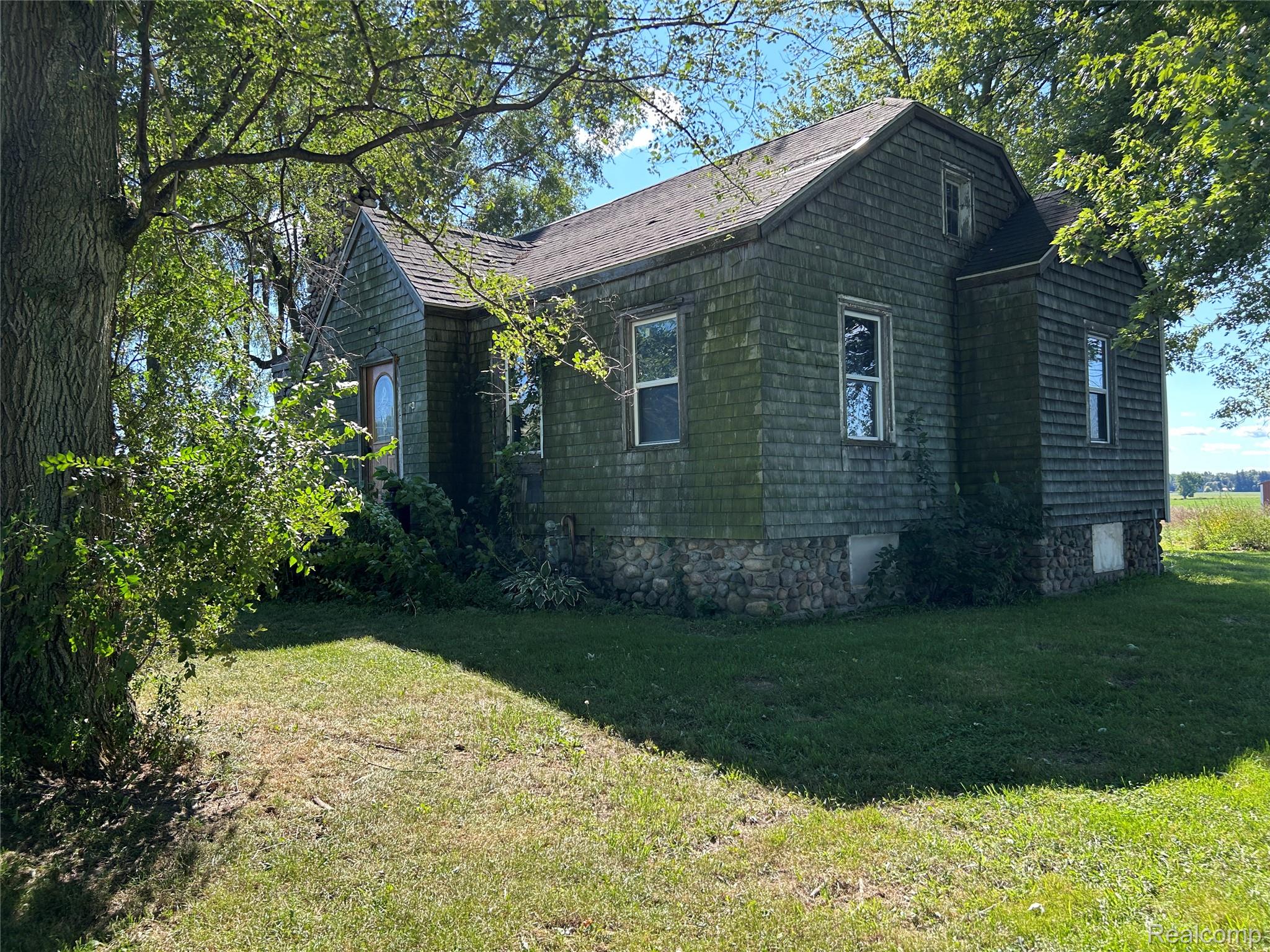 16465 Almont Road Property Photo 8