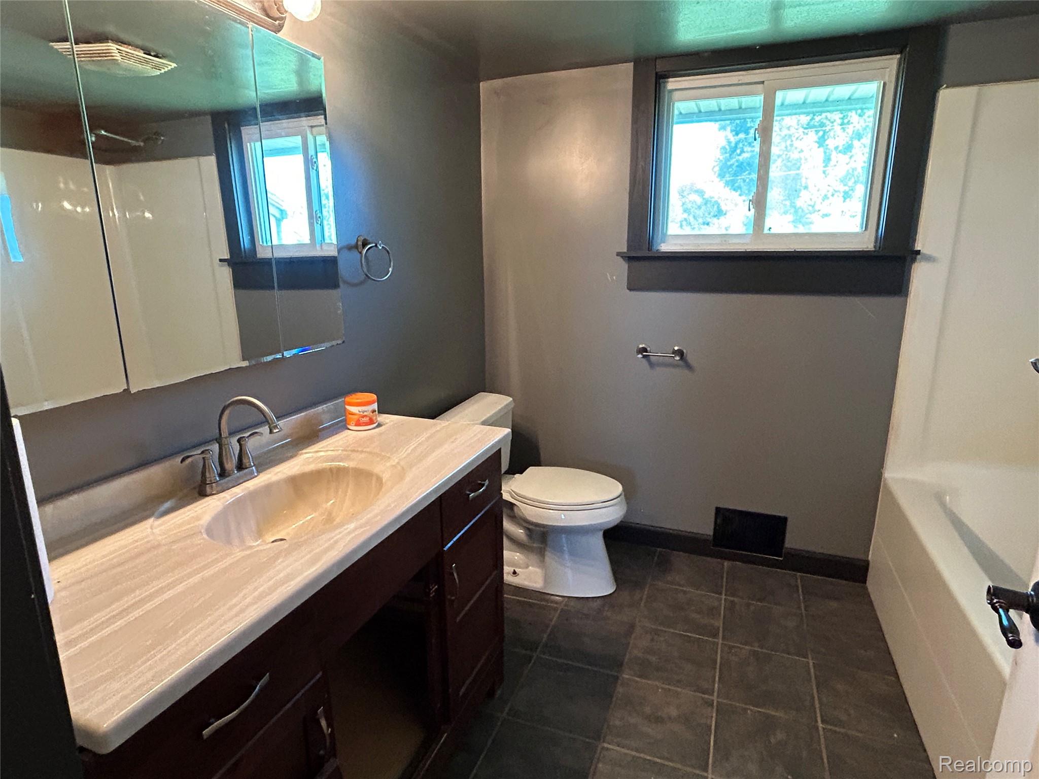 16465 Almont Road Property Photo 15