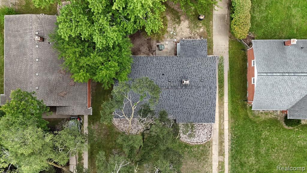 8961 Clinton River Road Property Photo 24