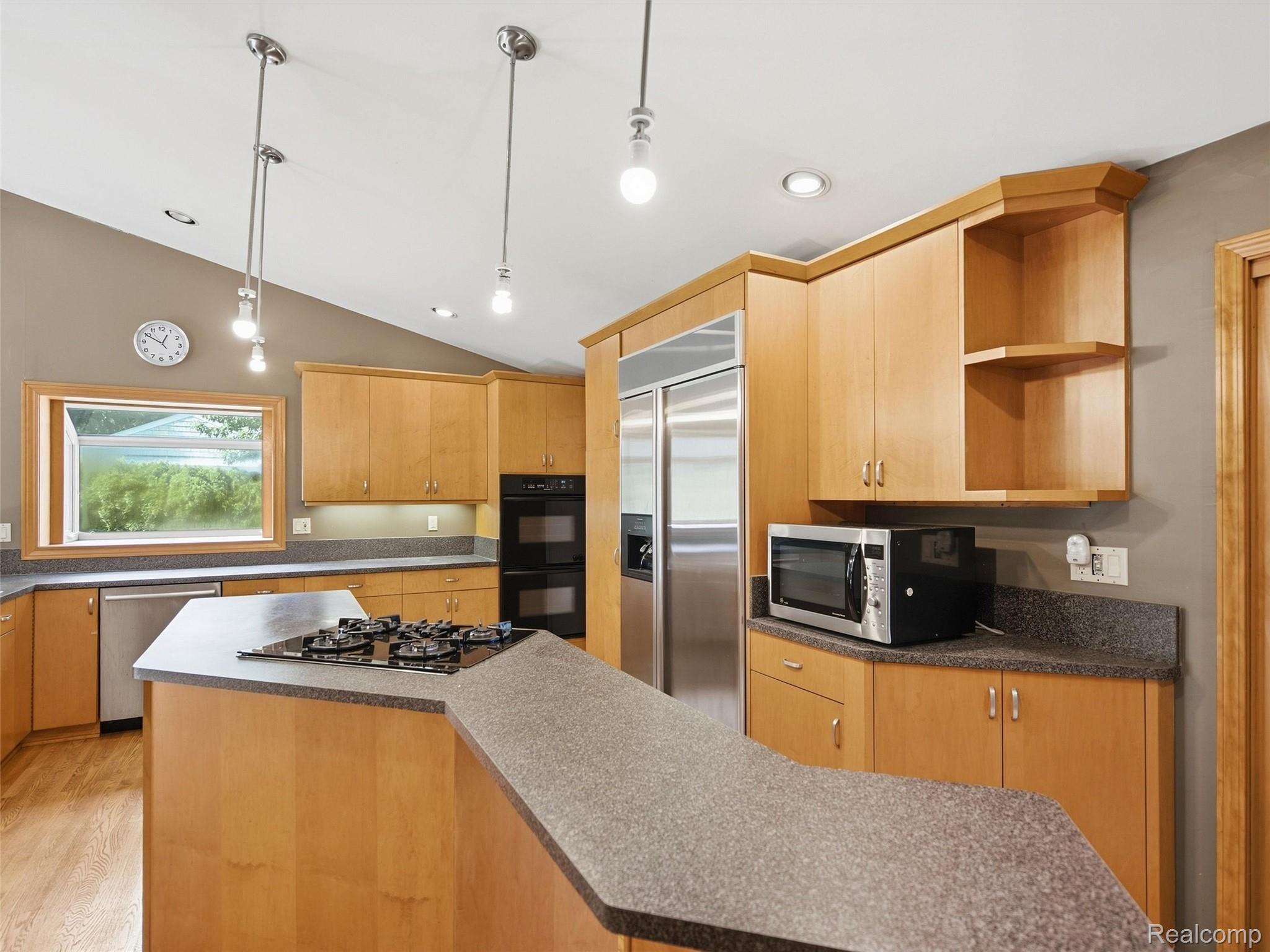 4430 Queens Way Property Photo 12