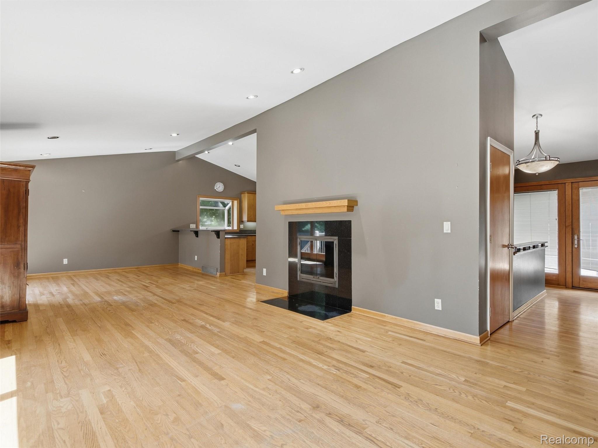 4430 Queens Way Property Photo 16