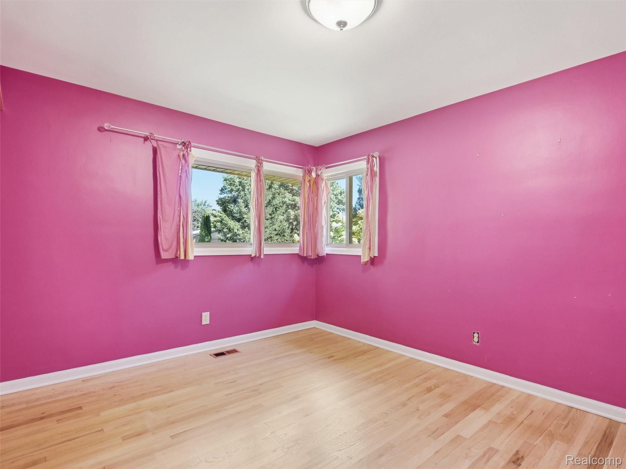 4430 Queens Way Property Photo 23