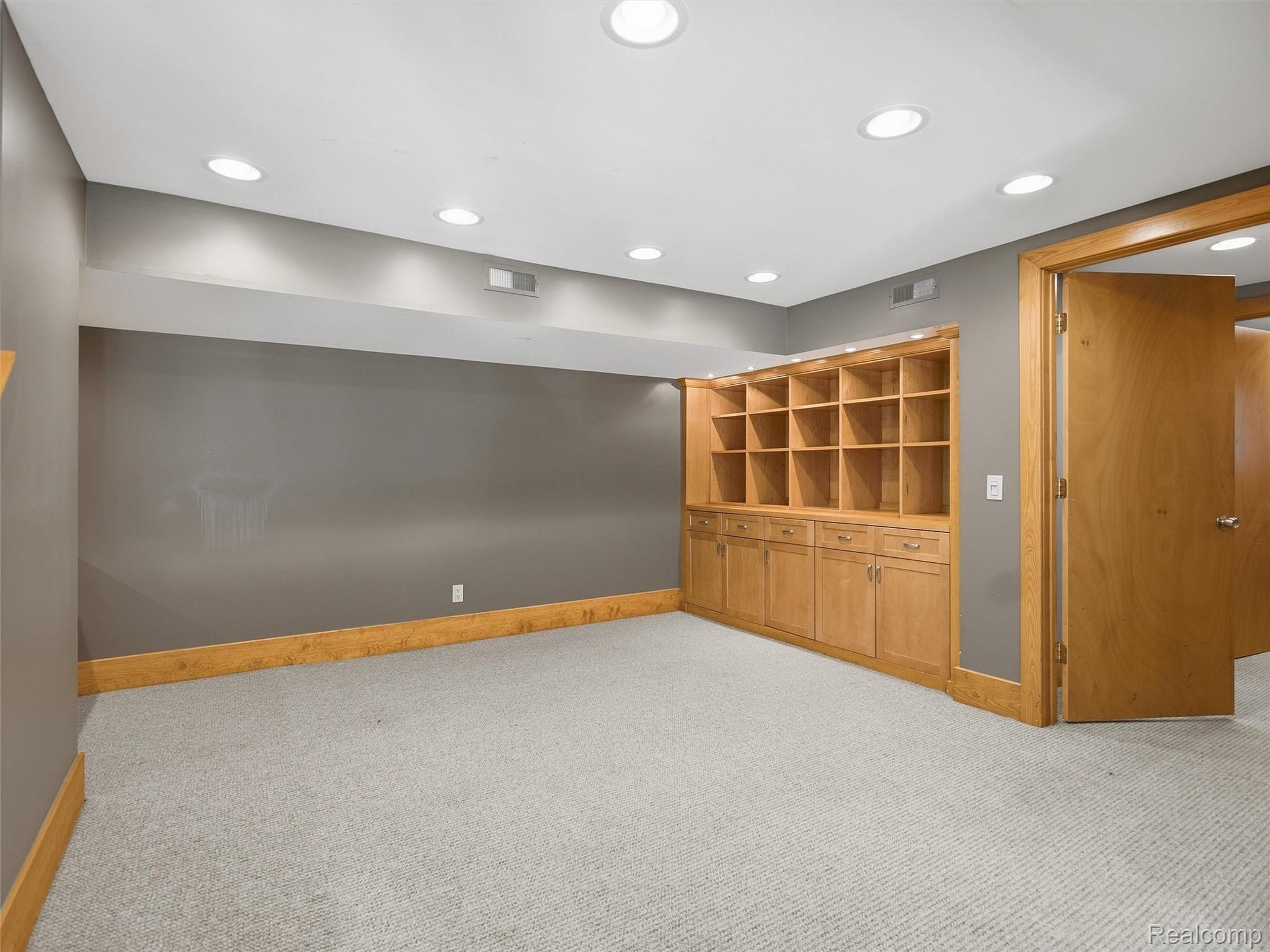 4430 Queens Way Property Photo 32