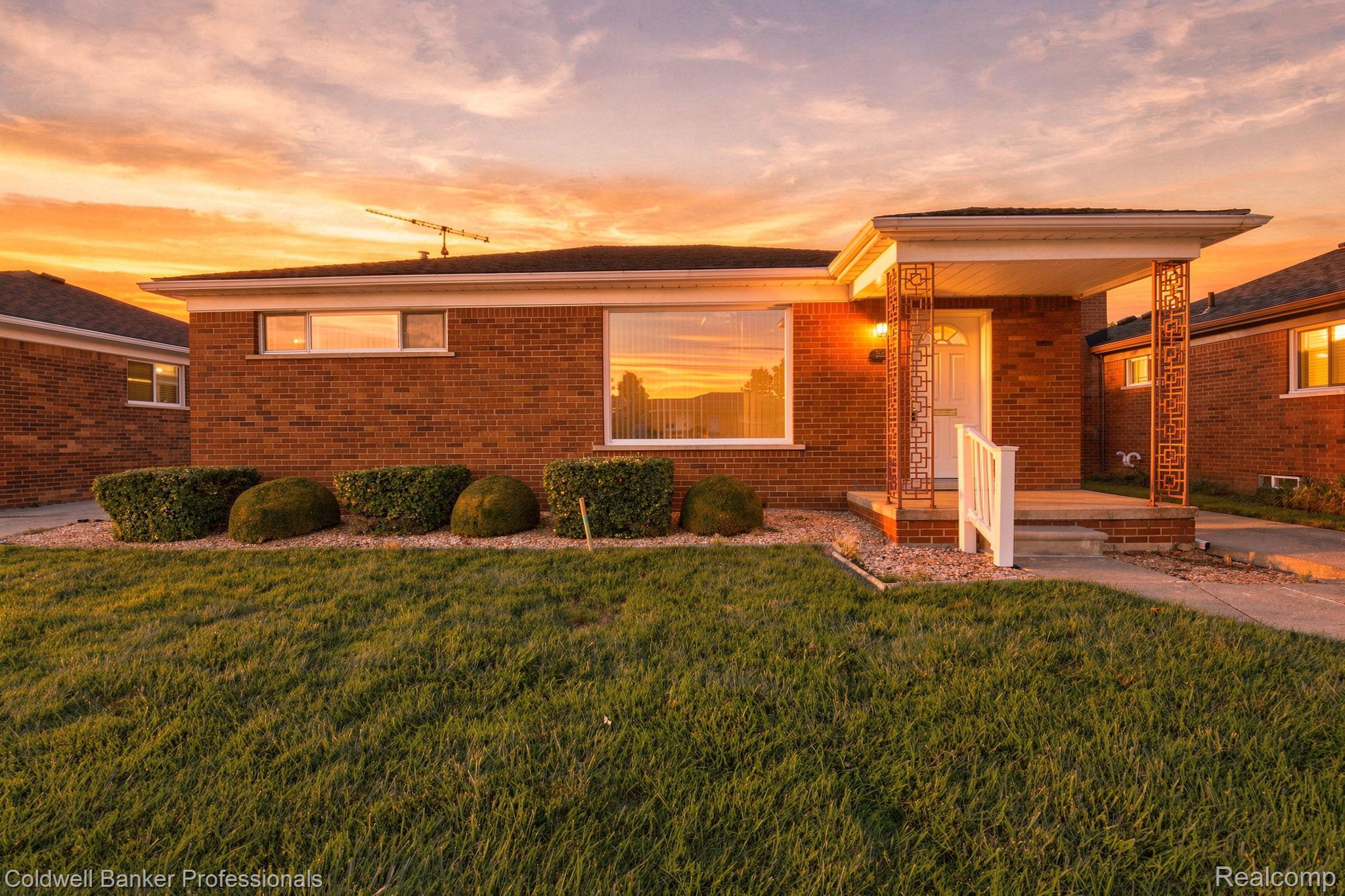 23131 Playview Street Property Photo 1