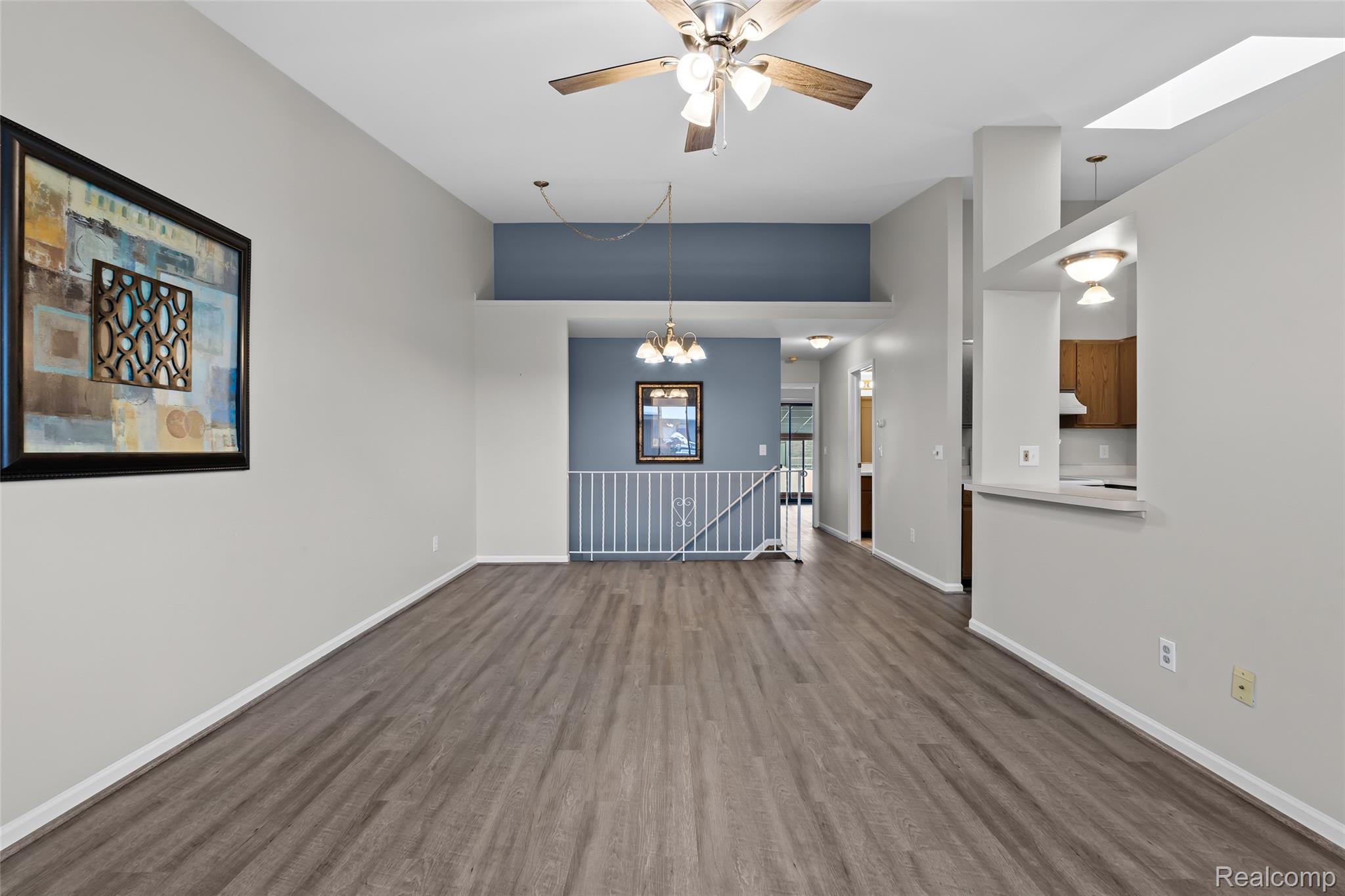 62072 Yorktown - Unit 4 Property Photo 6