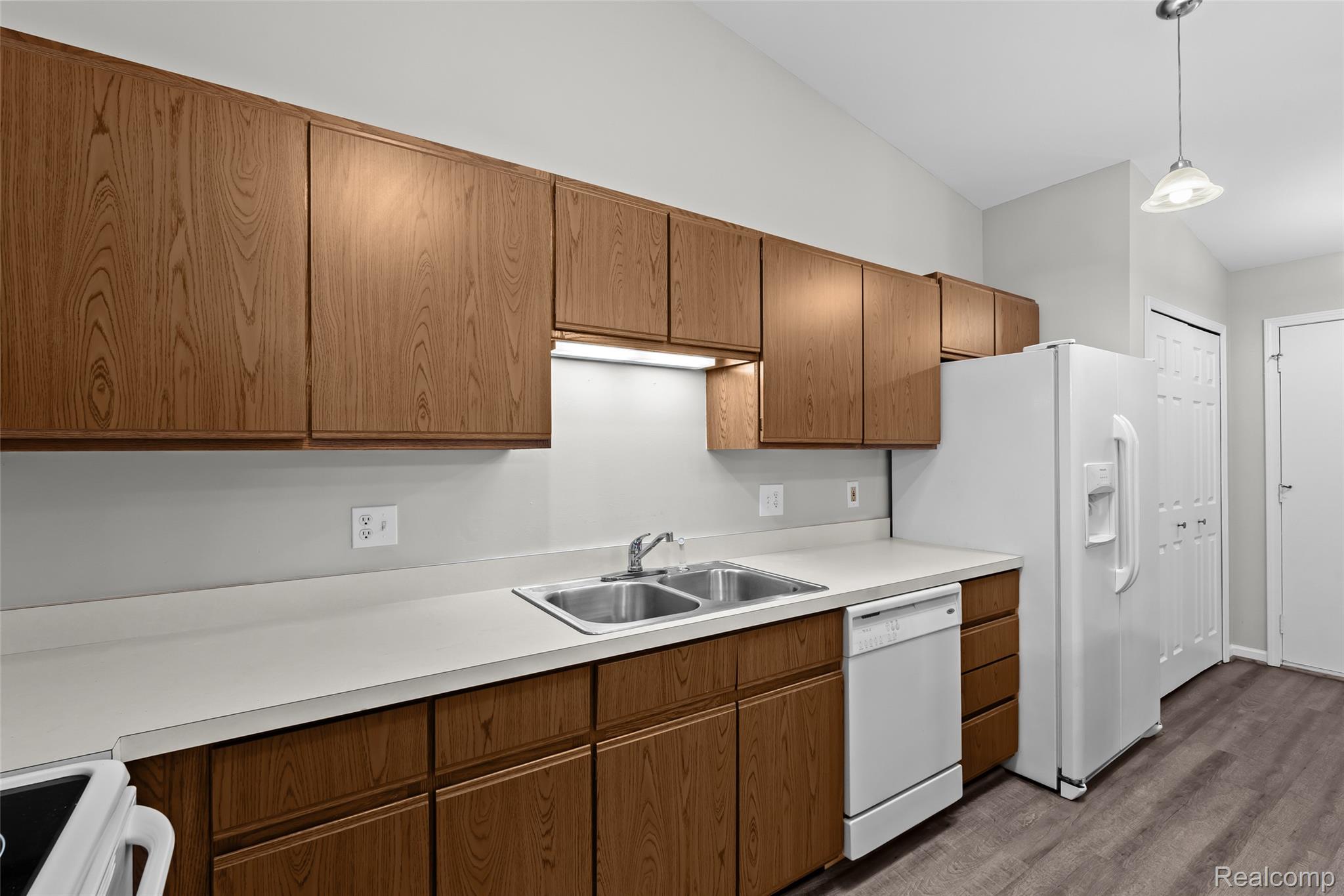 62072 Yorktown - Unit 4 Property Photo 9