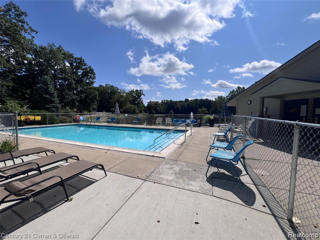 62072 Yorktown - Unit 4 Property Photo 30