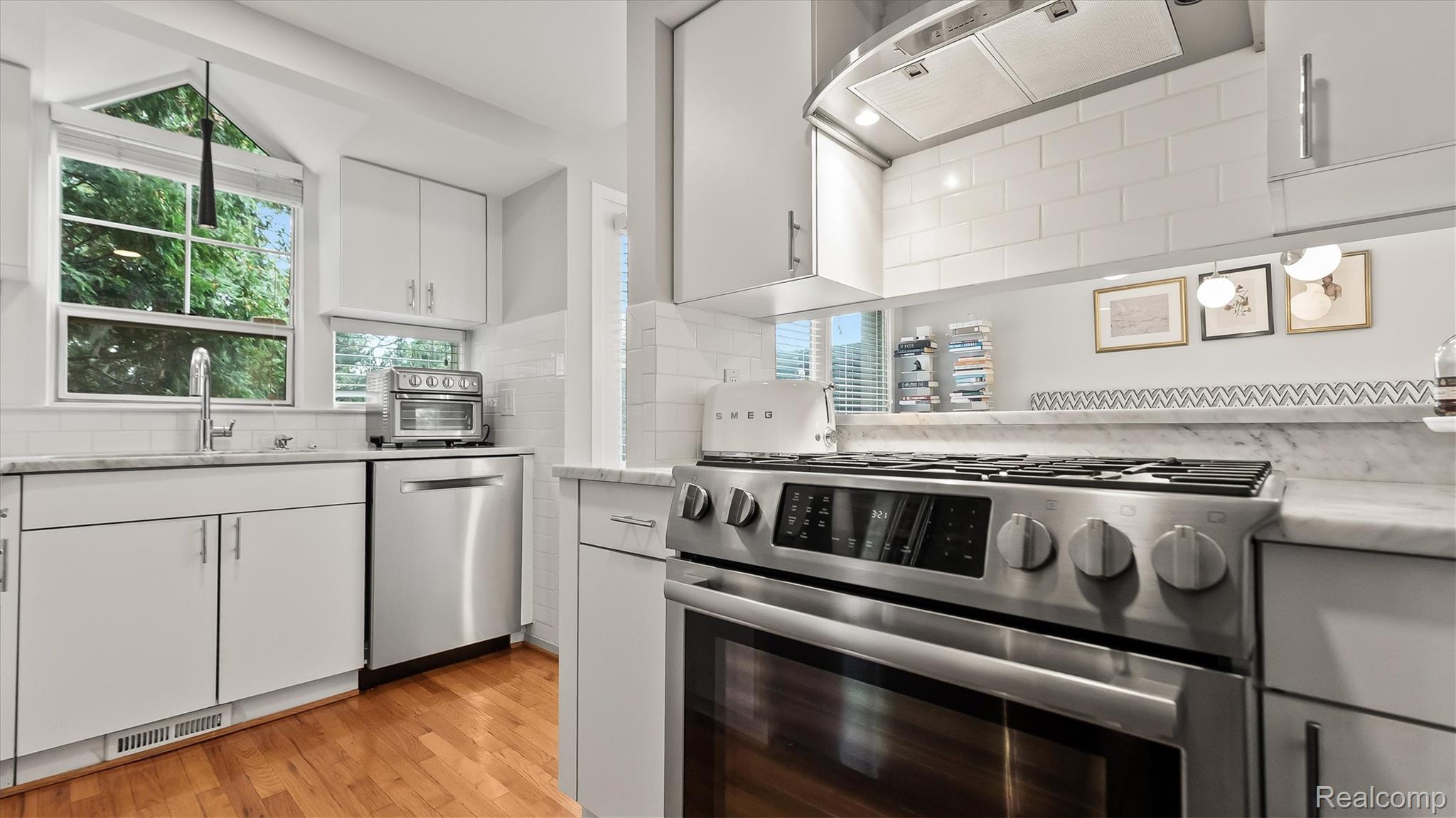 1051 N Old Woodward Avenue Property Photo 10