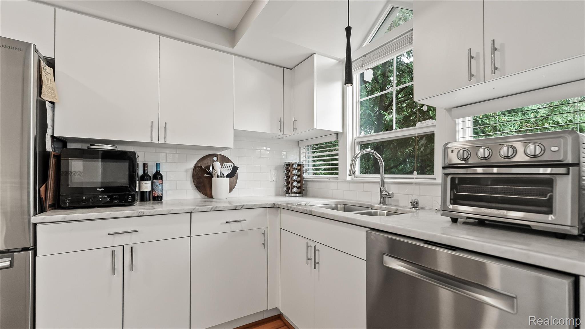 1051 N Old Woodward Avenue Property Photo 11
